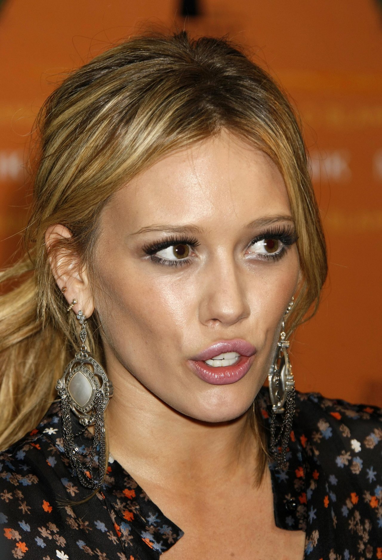 Hilary Duff leaked wallpapers