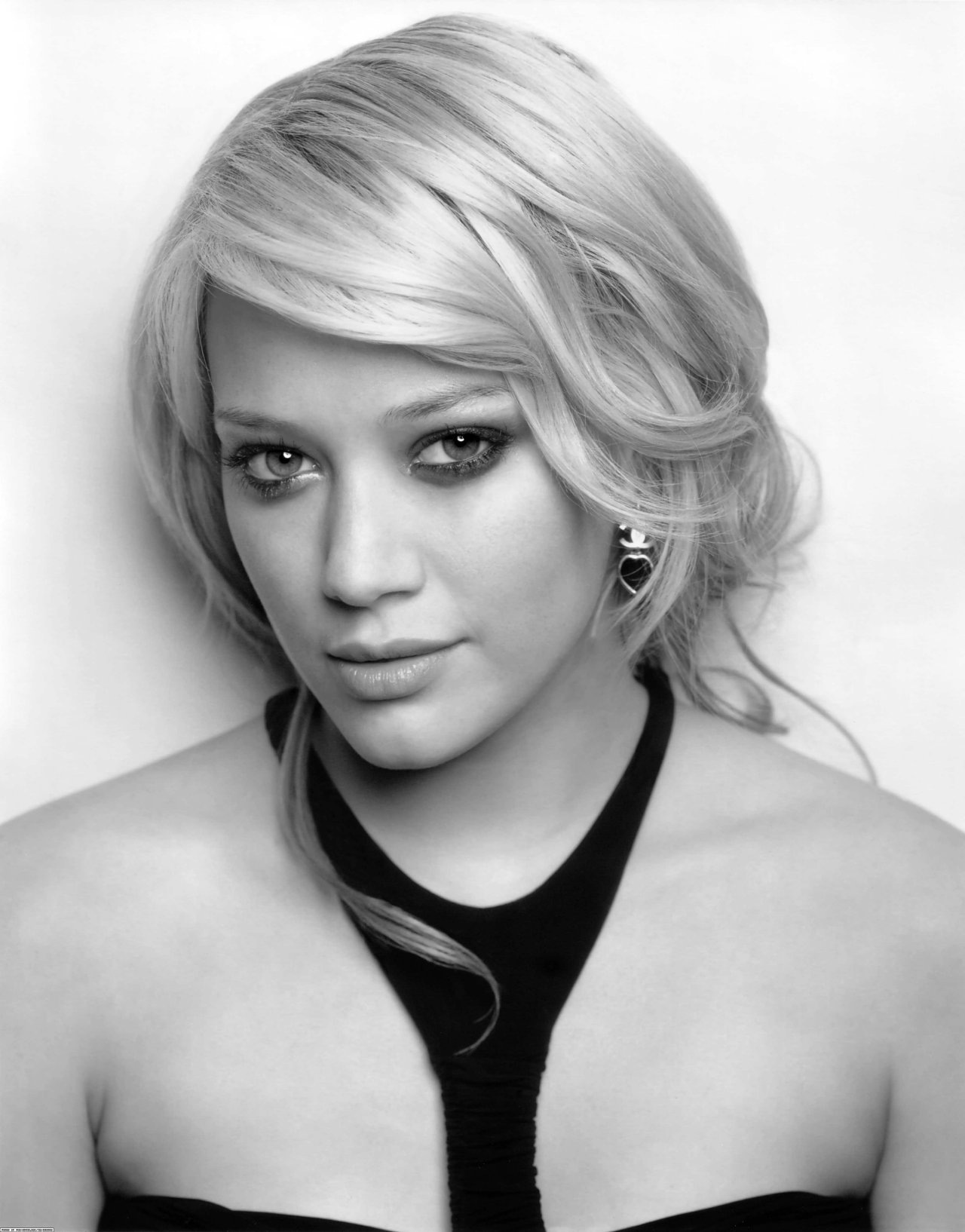 Hilary Duff leaked wallpapers
