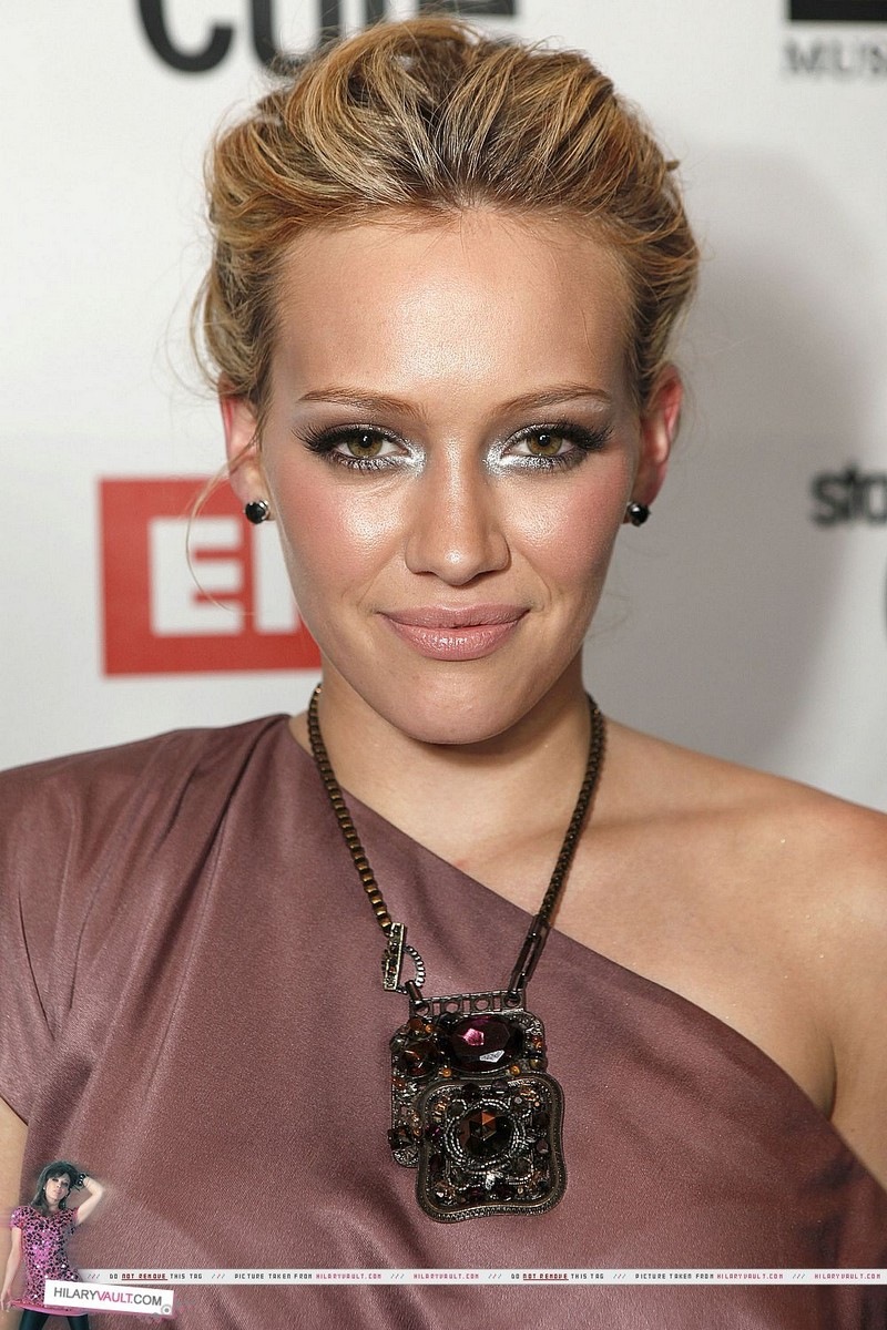 Hilary Duff leaked wallpapers