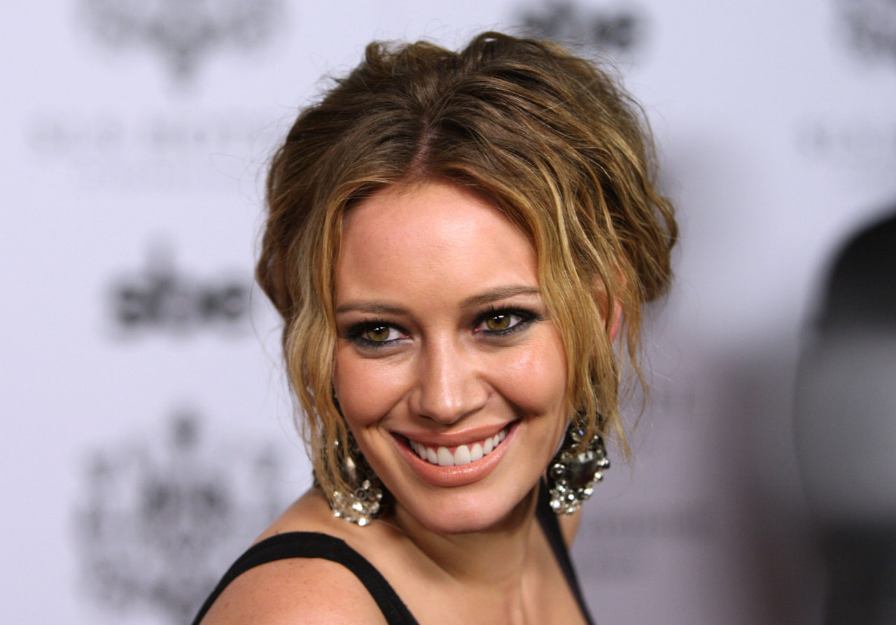 Hilary Duff leaked wallpapers