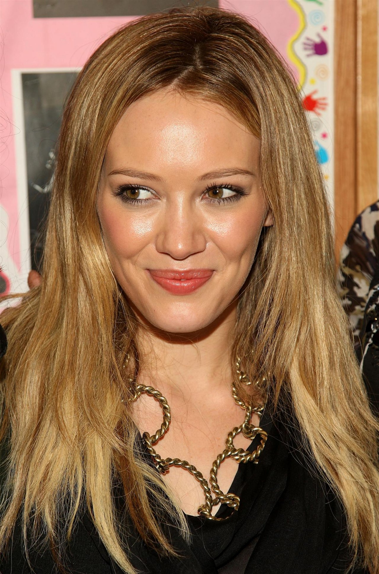 Hilary Duff leaked wallpapers