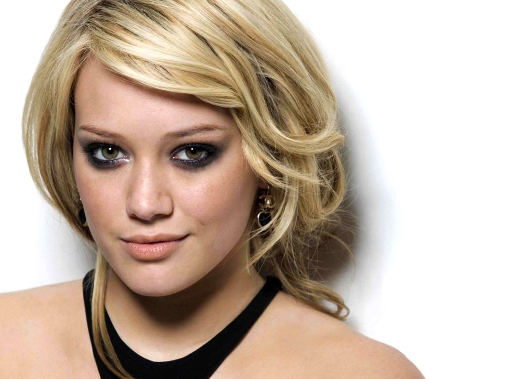 Hilary Duff leaked wallpapers