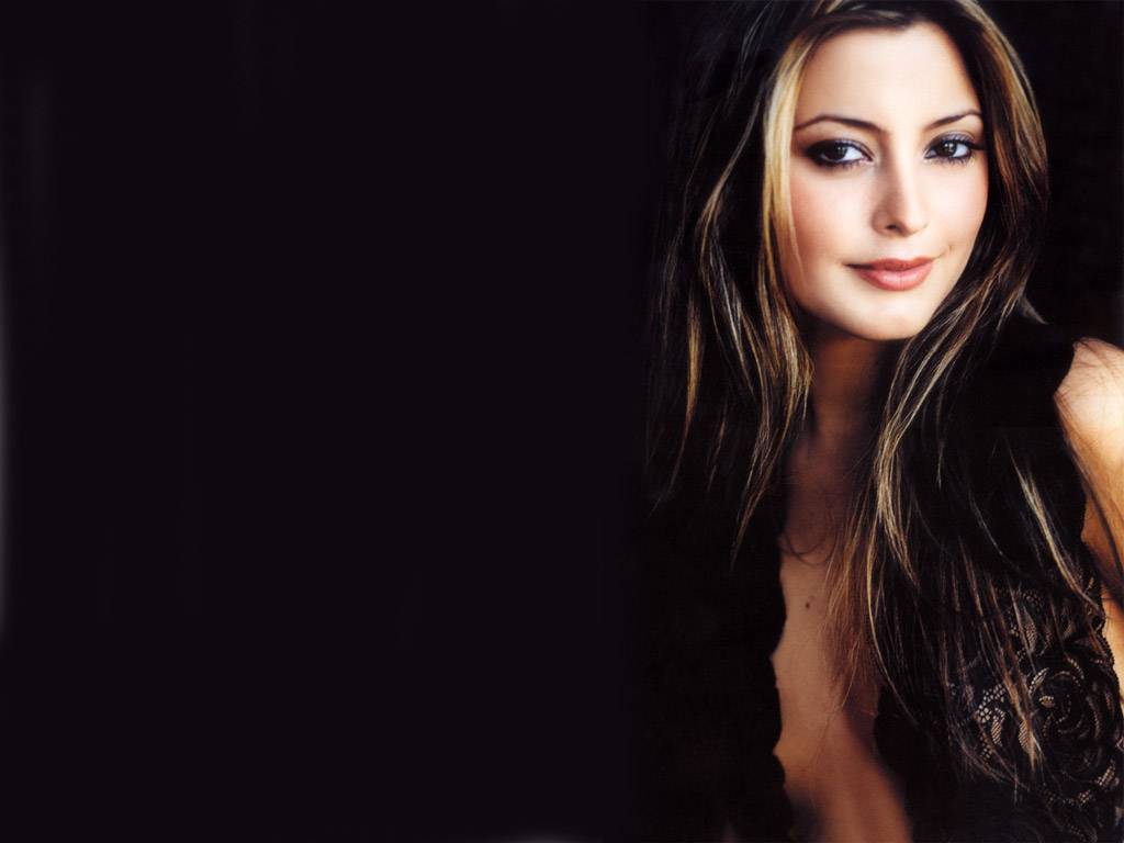 Holly Valance leaked wallpapers