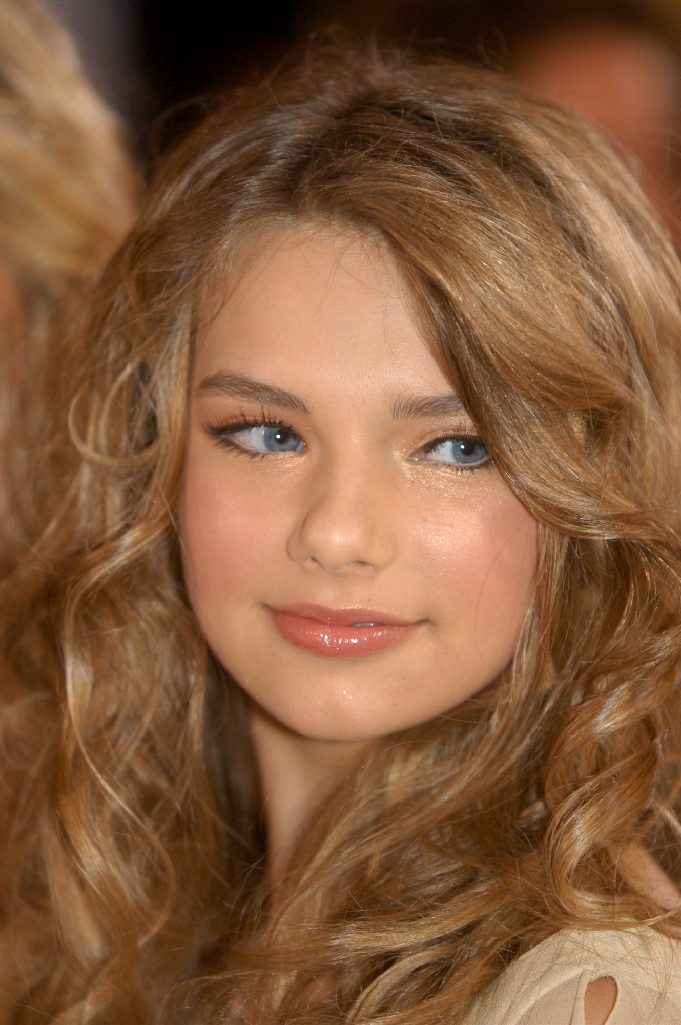 Indiana Evans leaked wallpapers