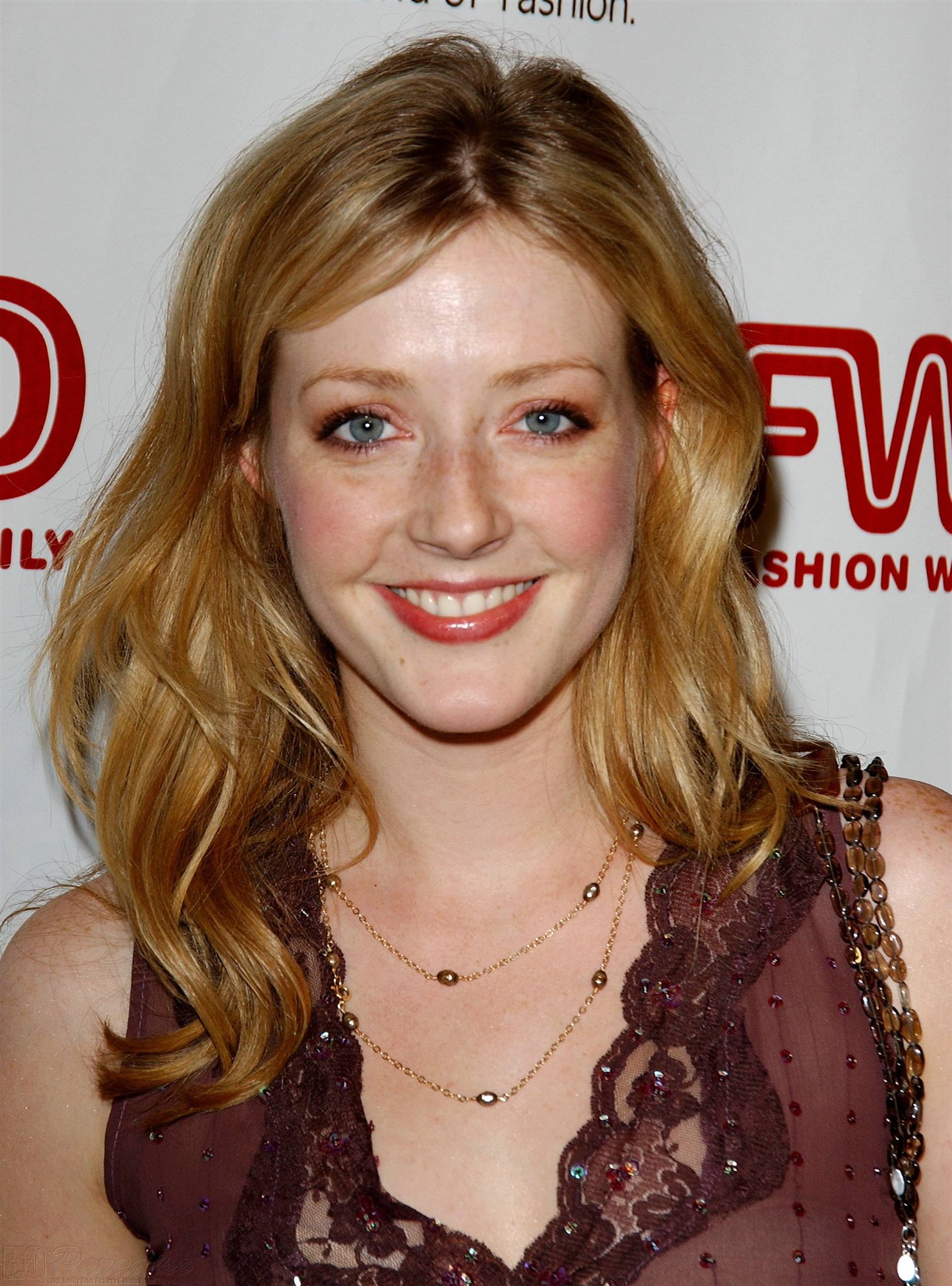 Jennifer Finnigan leaked wallpapers