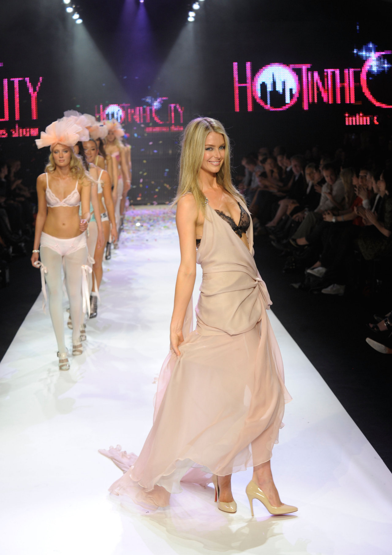 Jennifer Hawkins leaked wallpapers