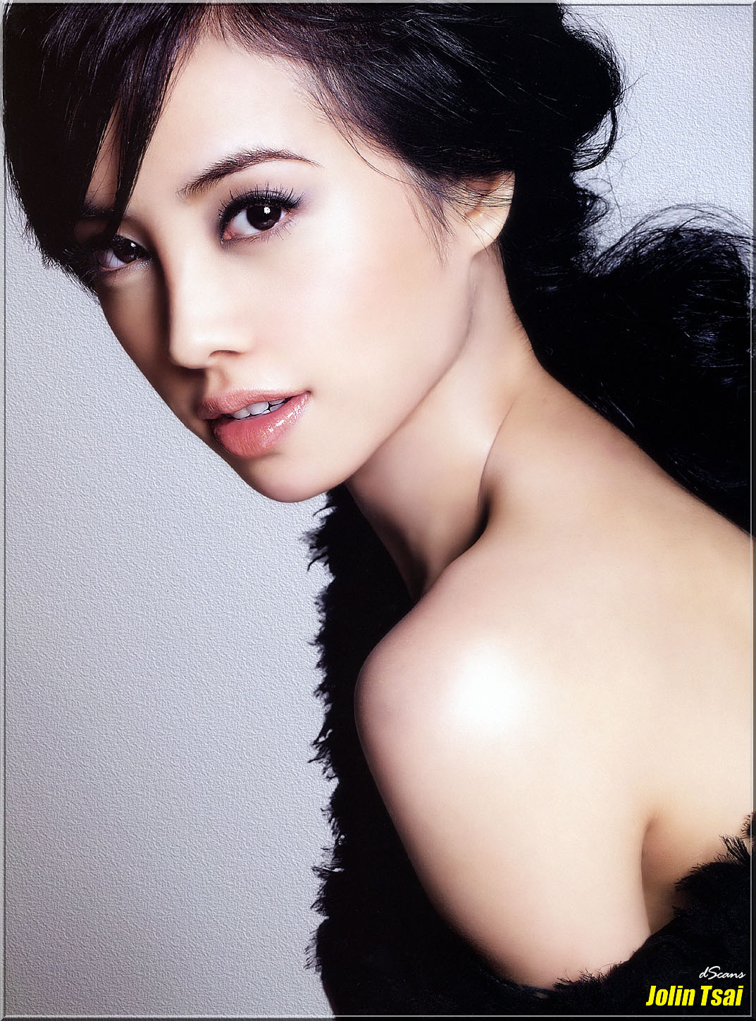 Jolin Tsai leaked wallpapers