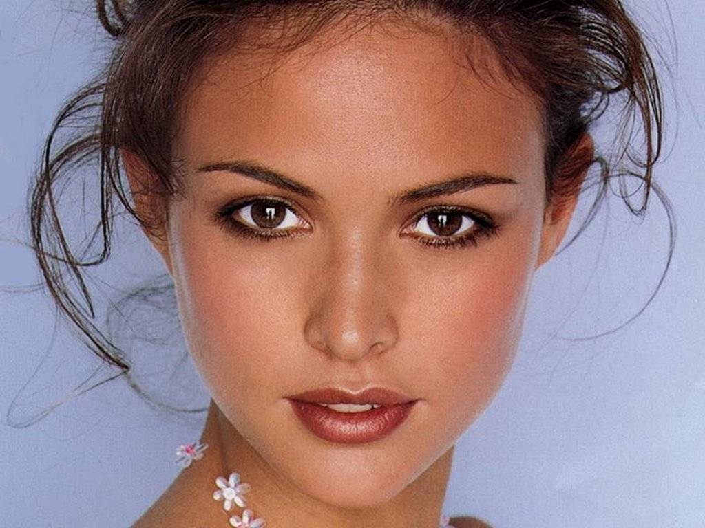 Josie Maran leaked wallpapers