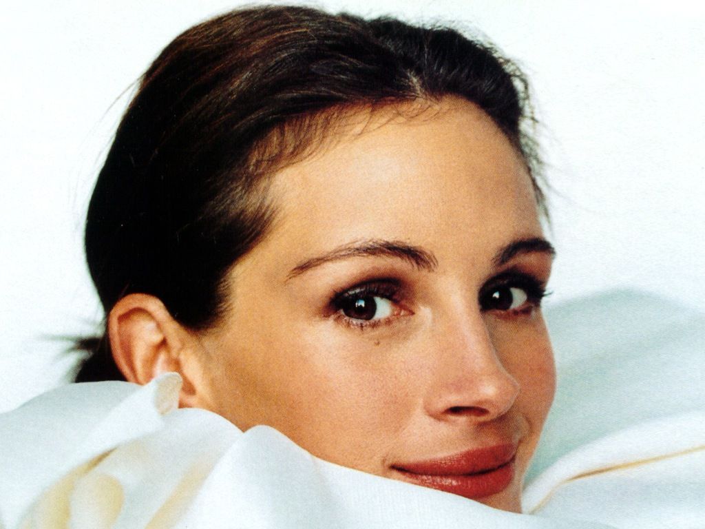 Julia Roberts leaked wallpapers