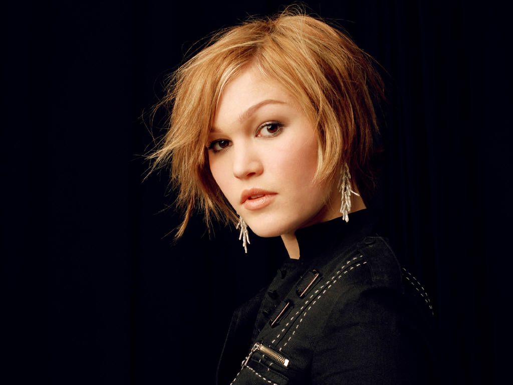 Julia Stiles leaked wallpapers