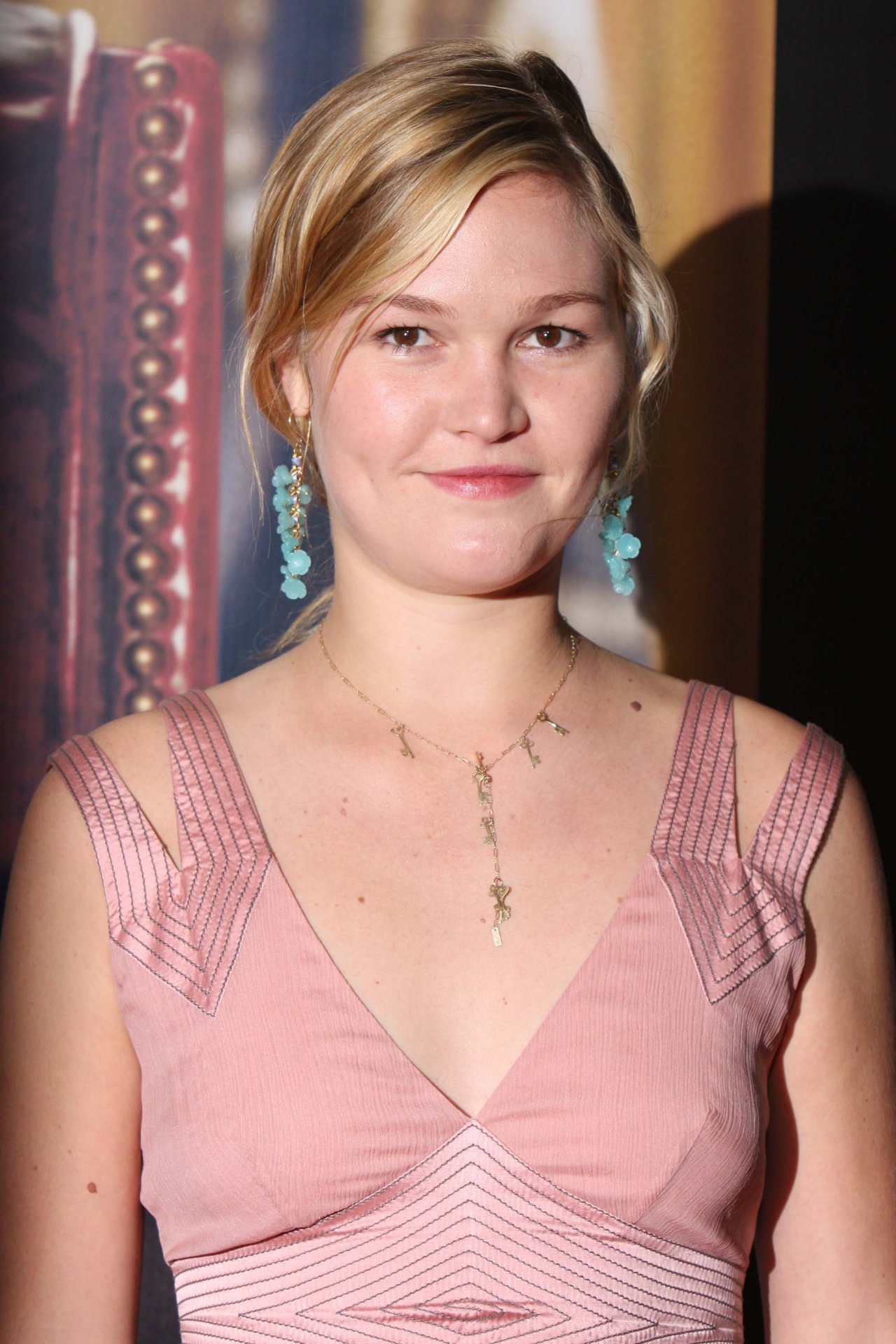 Julia Stiles leaked wallpapers