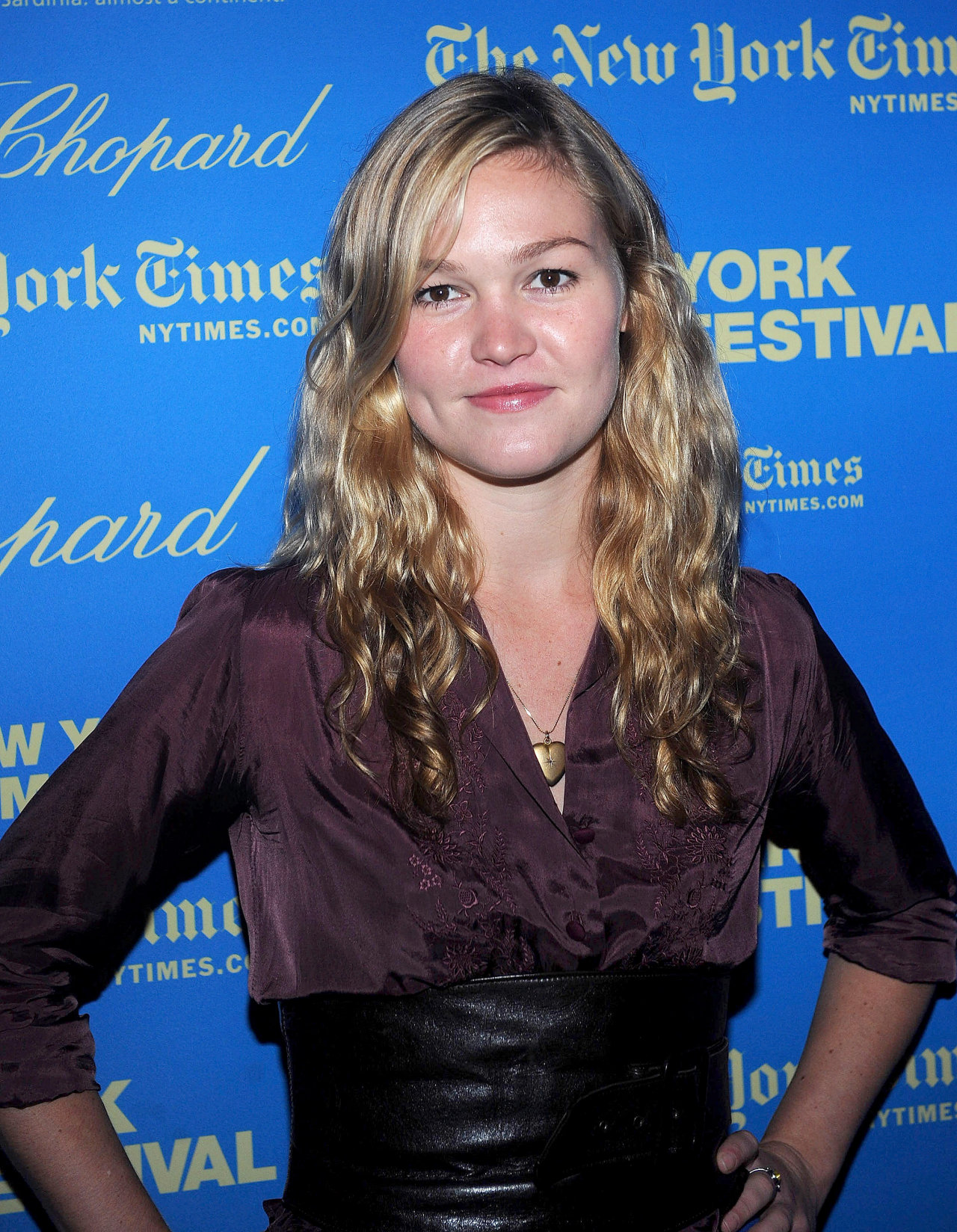 Julia Stiles leaked wallpapers