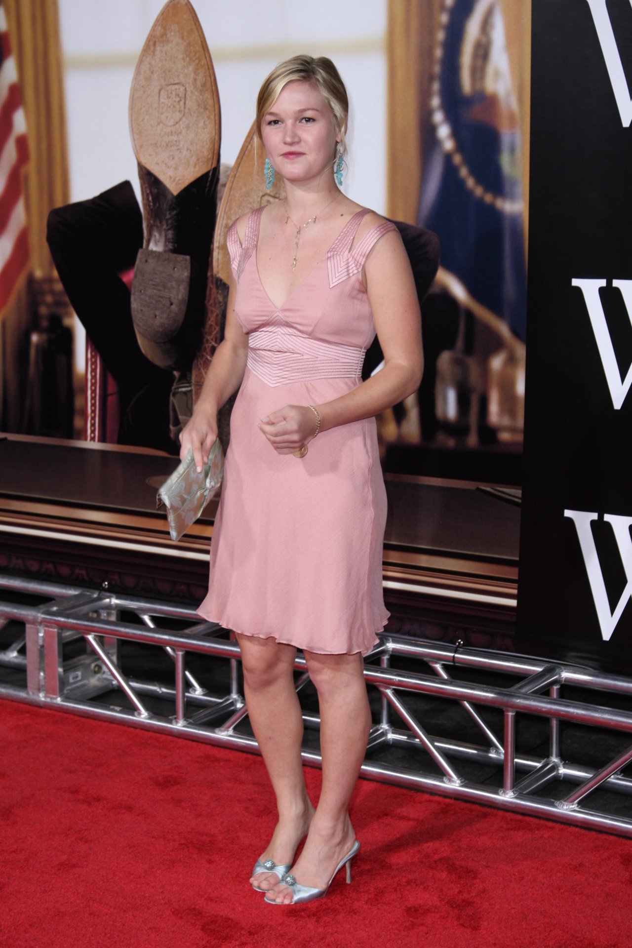 Julia Stiles leaked wallpapers