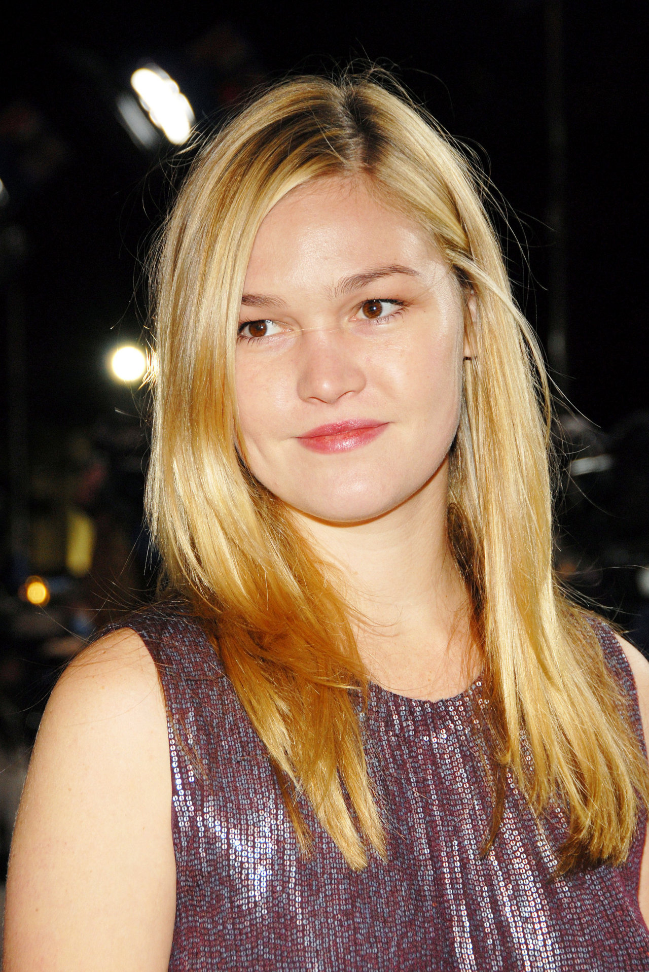 Julia Stiles leaked wallpapers