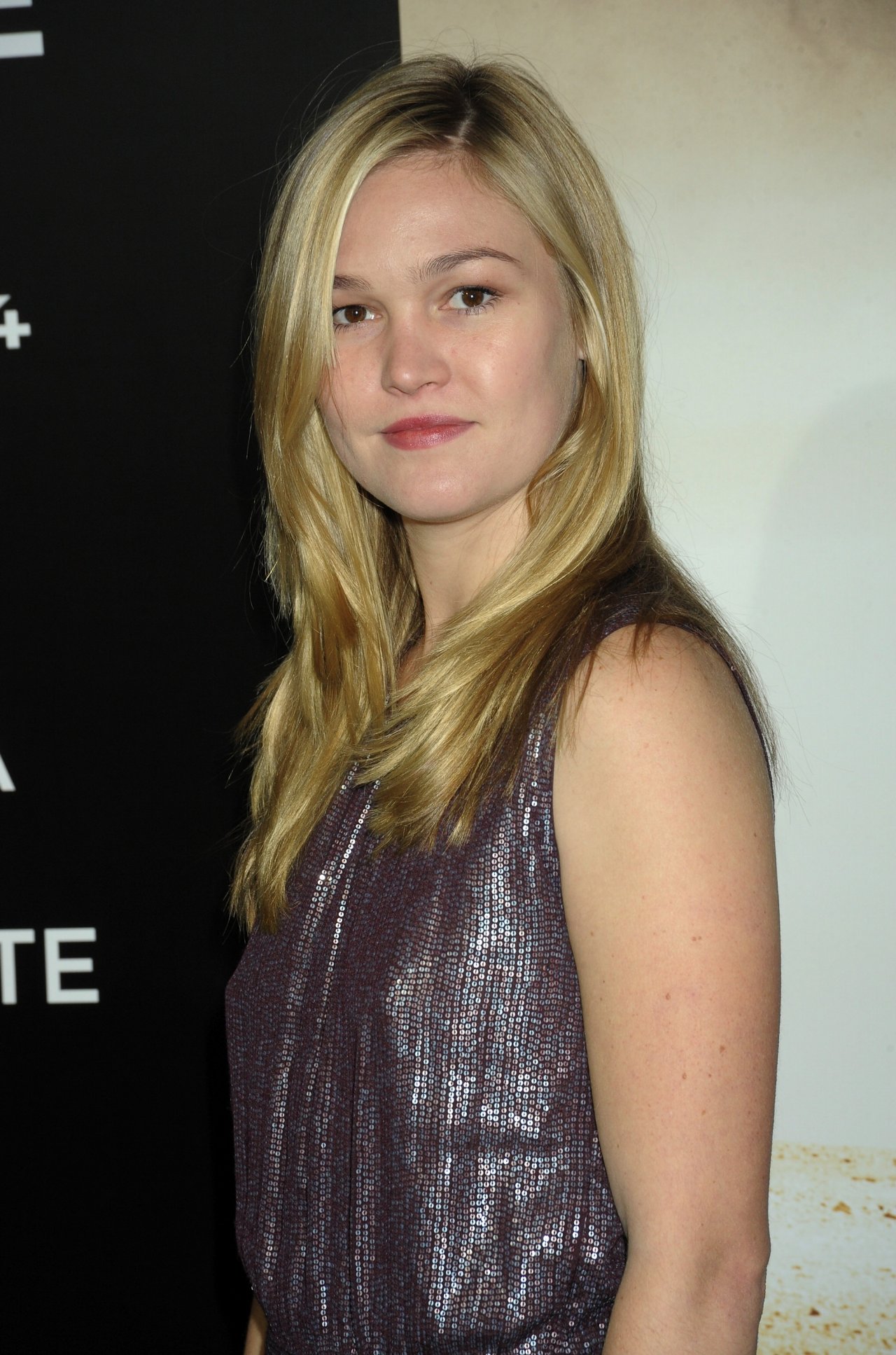 Julia Stiles leaked wallpapers