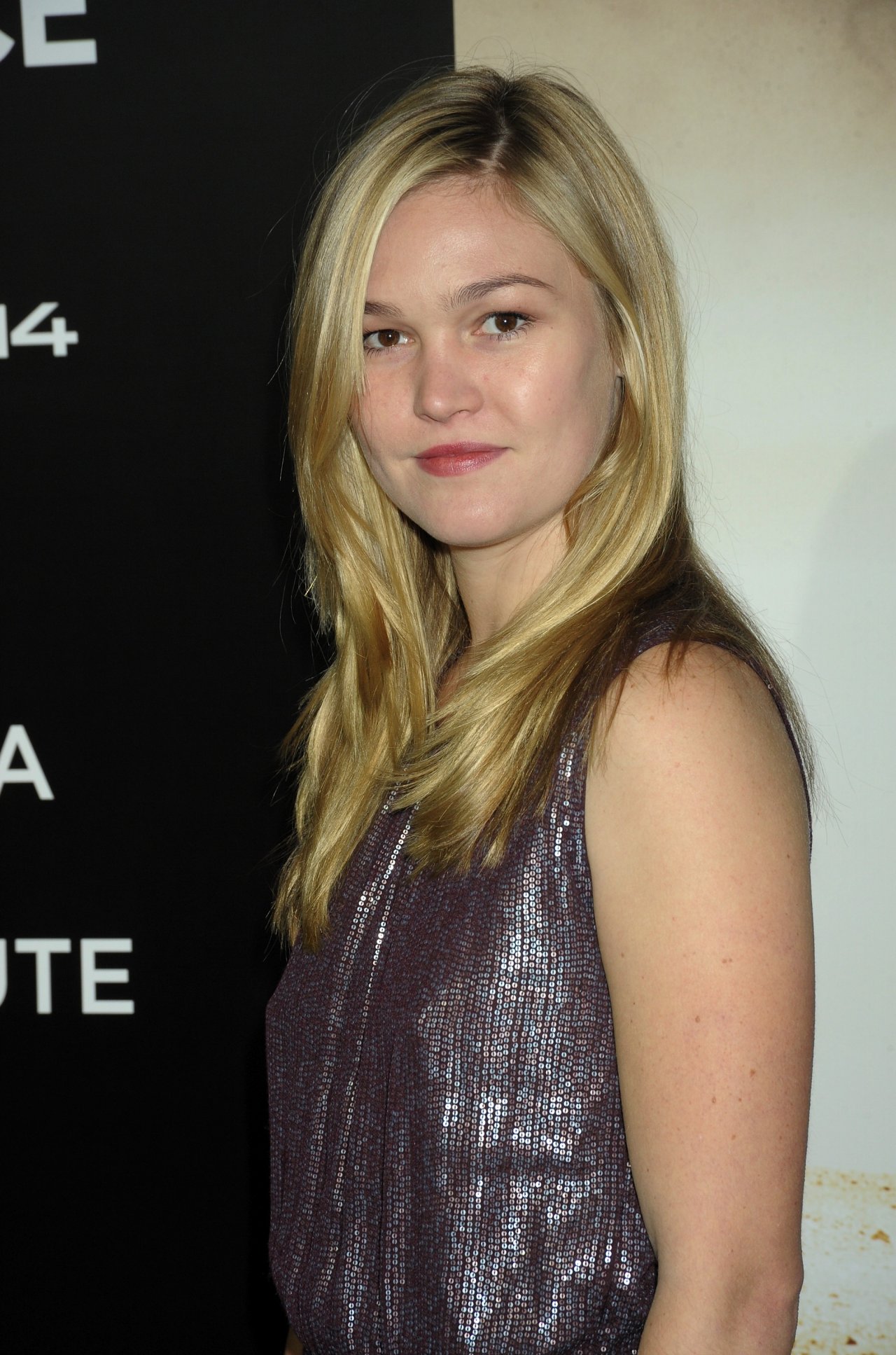 Julia Stiles leaked wallpapers