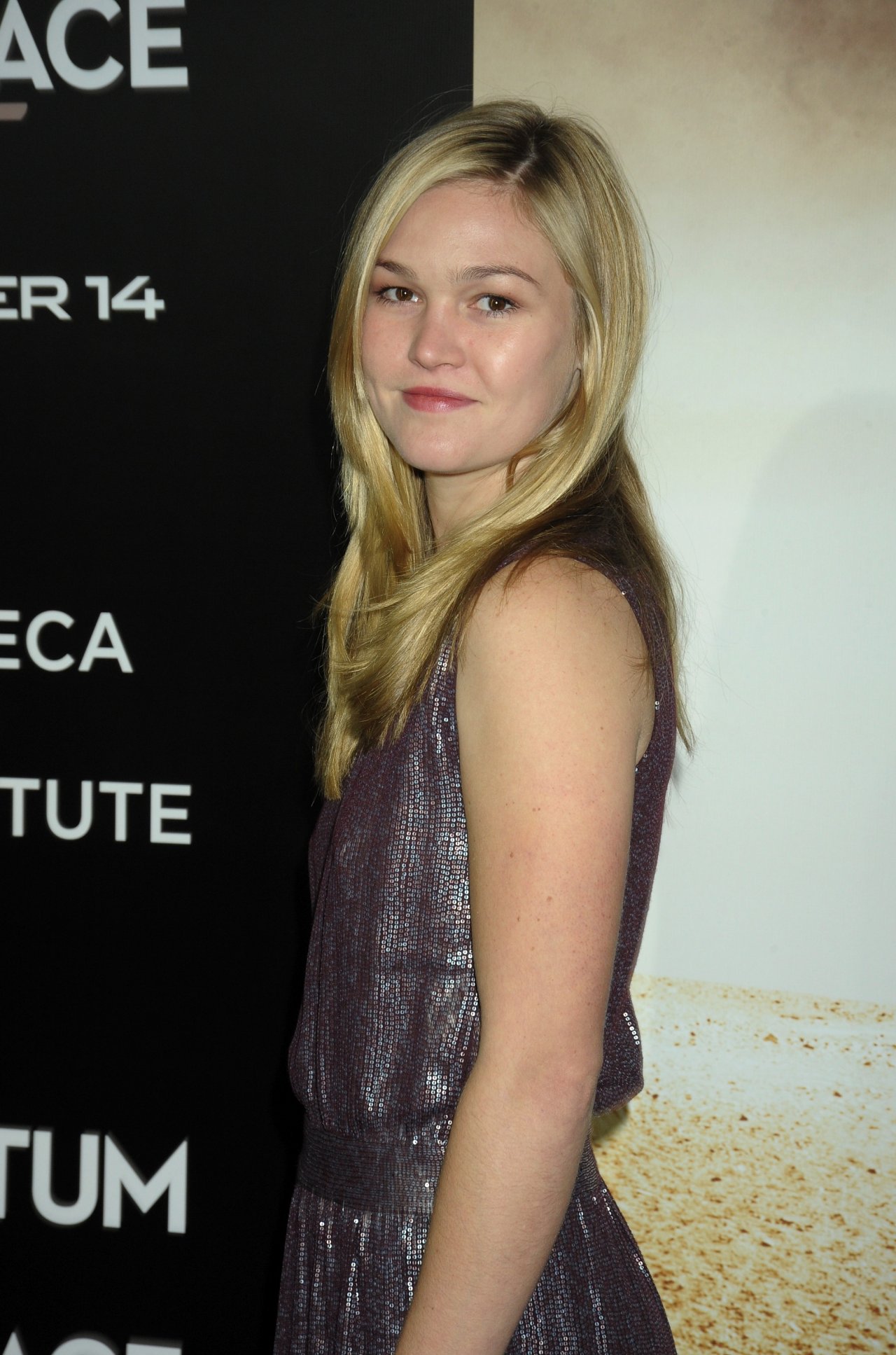 Julia Stiles leaked wallpapers