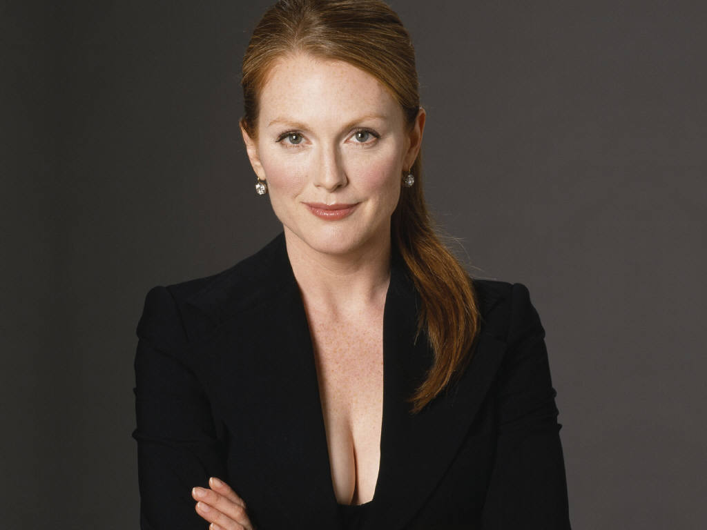 Julianne Moore leaked wallpapers