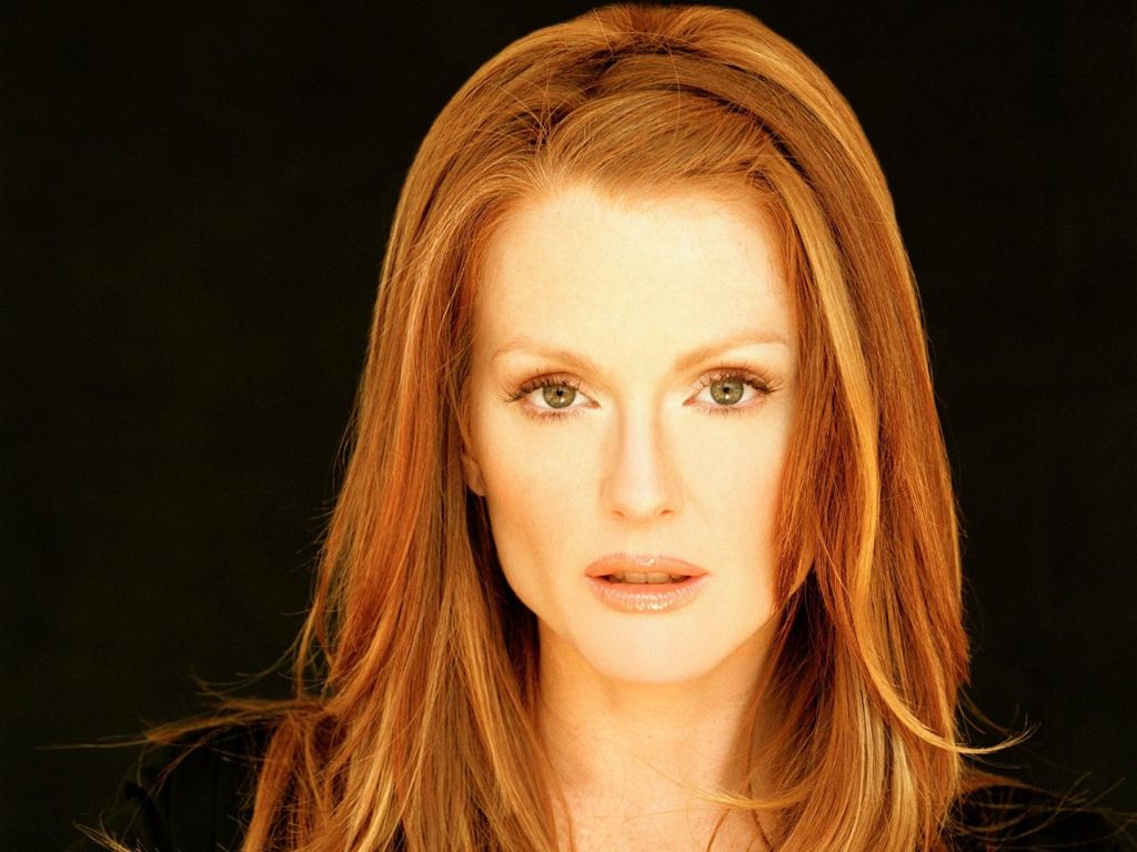 Julianne Moore leaked wallpapers