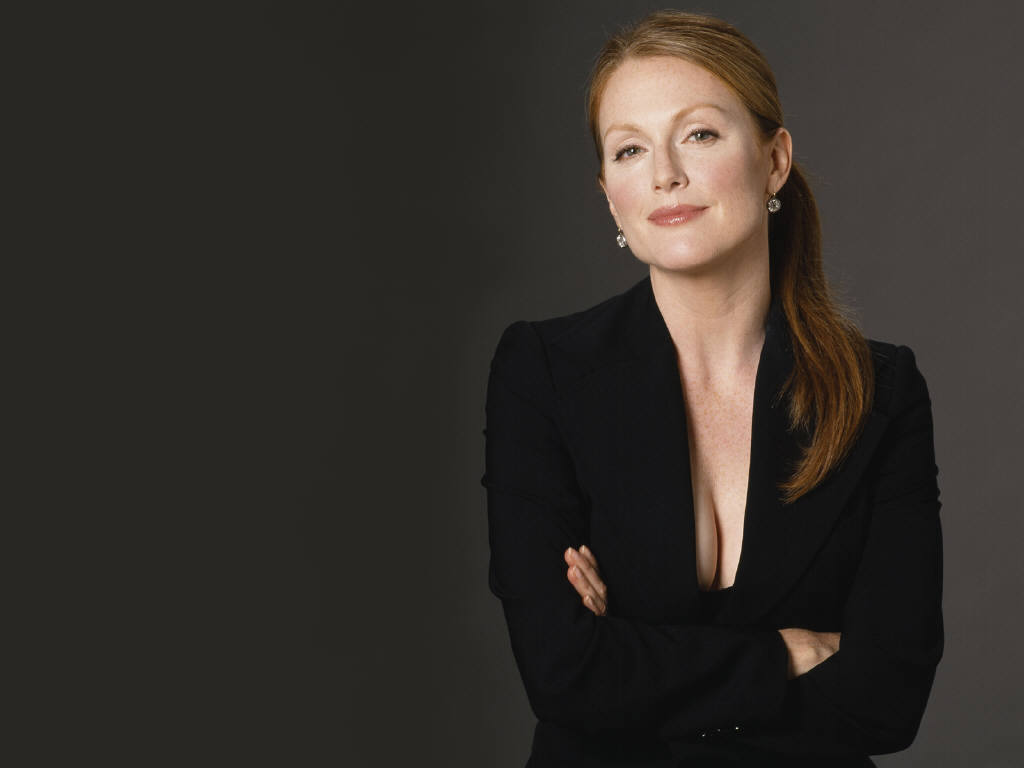 Julianne Moore leaked wallpapers