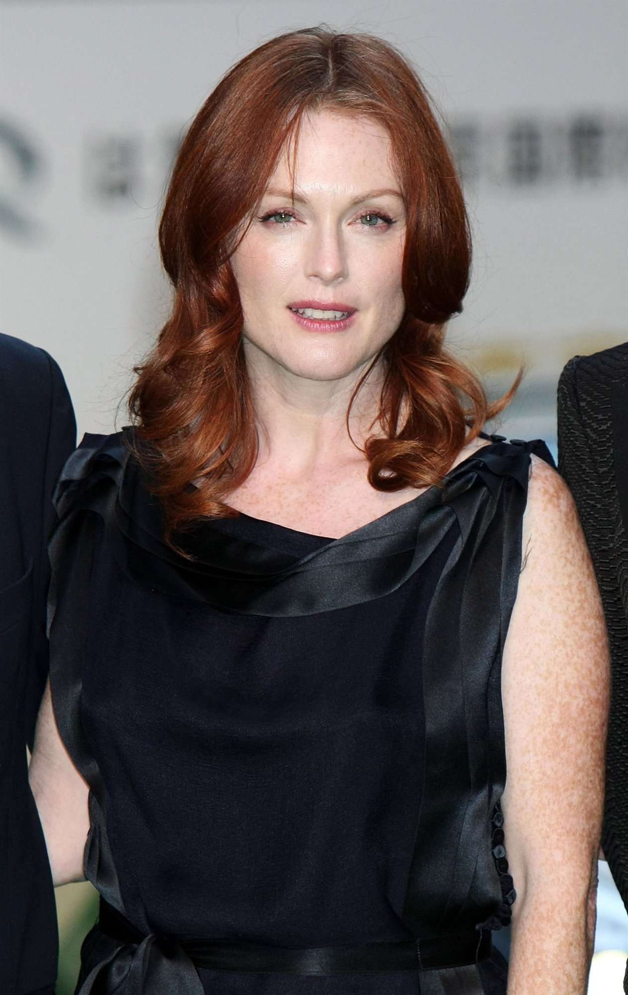 Julianne Moore leaked wallpapers