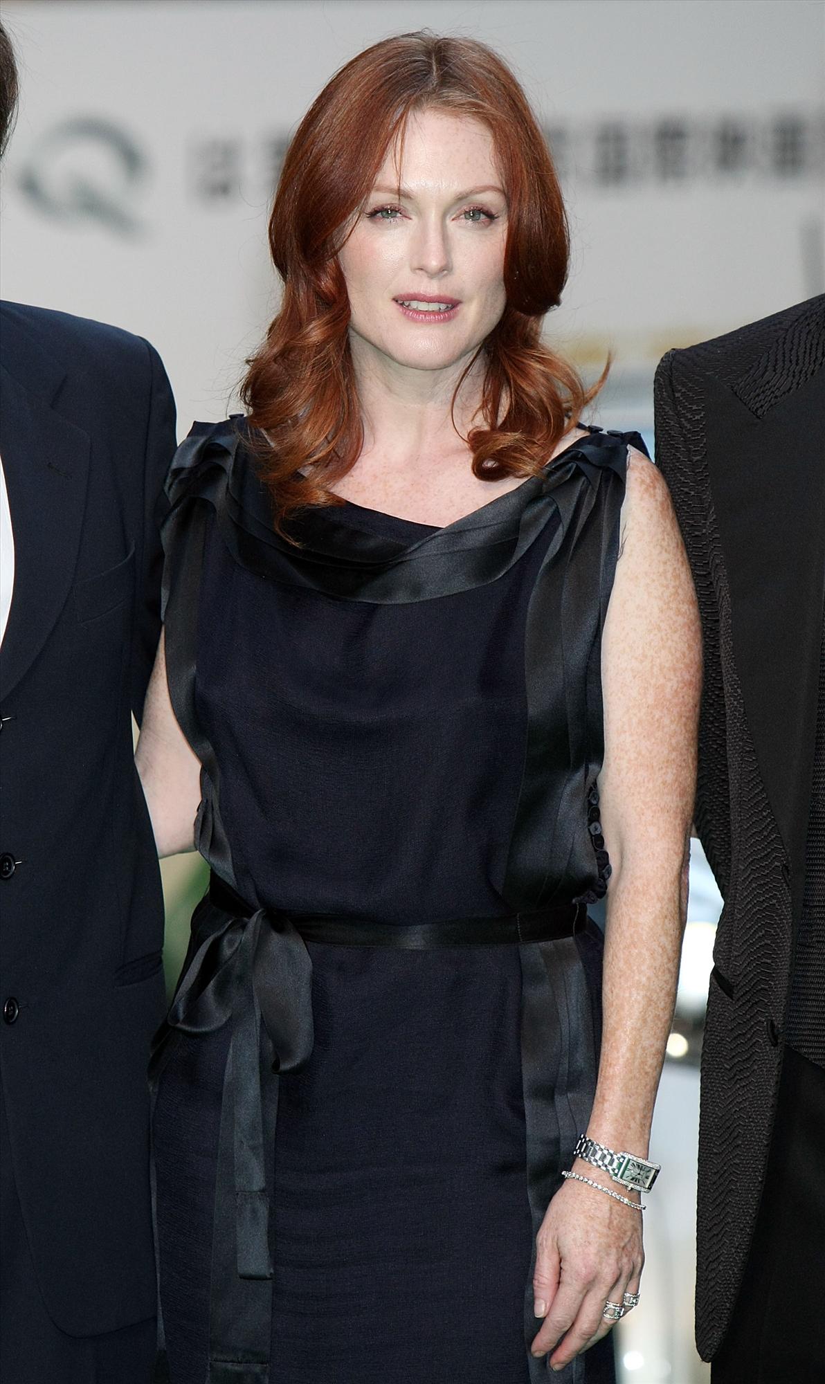 Julianne Moore leaked wallpapers