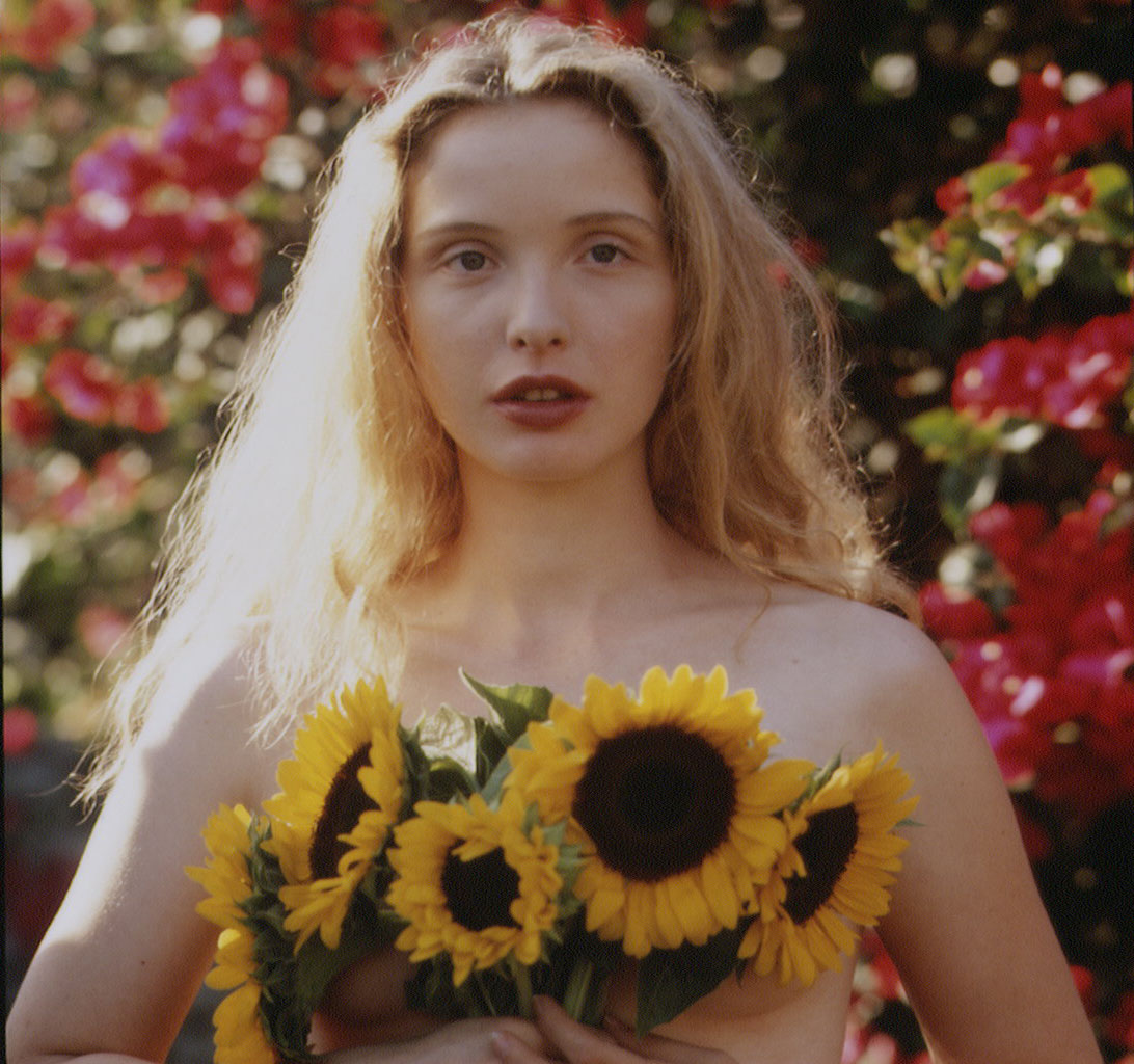 Julie Delpy leaked wallpapers