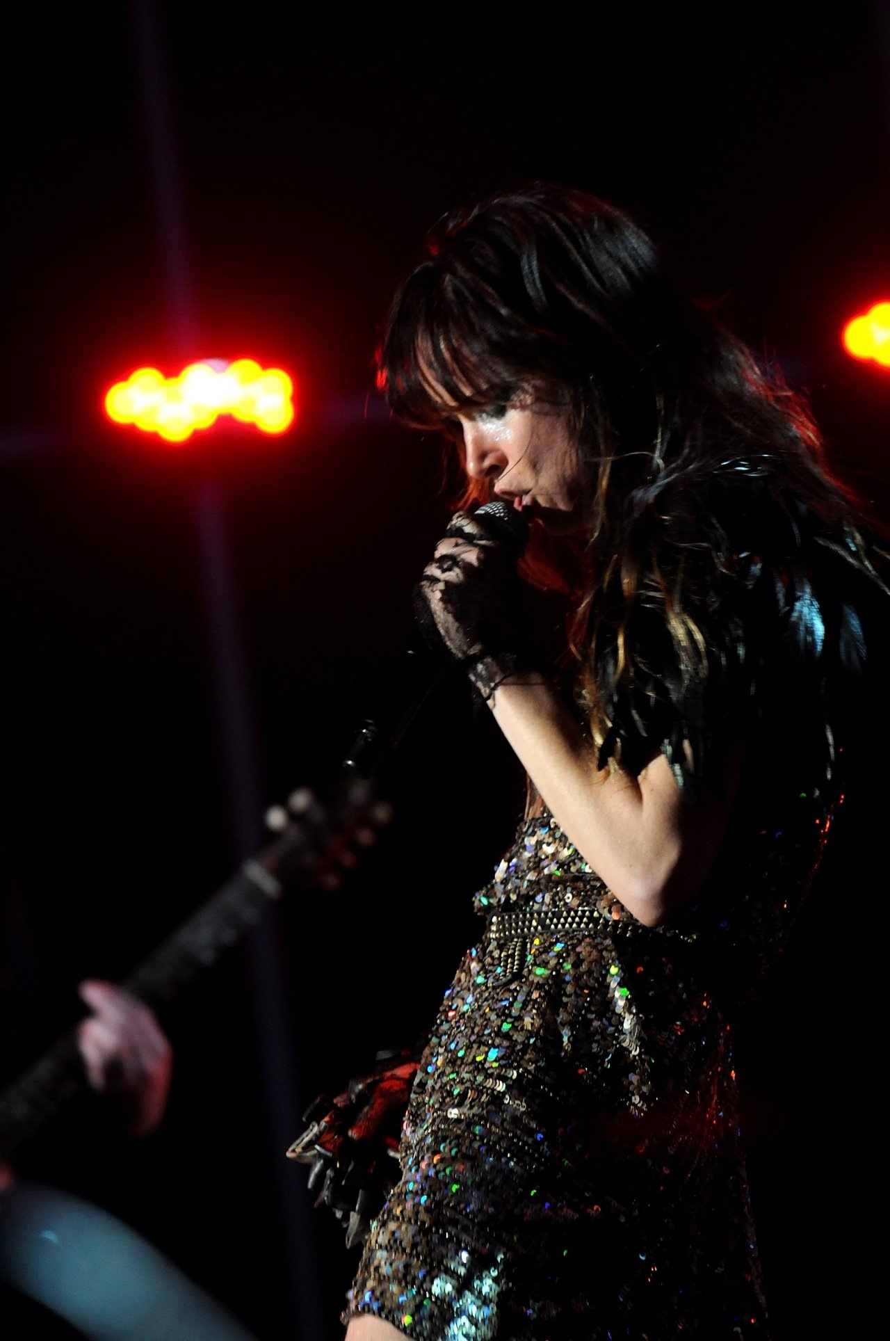 Actress Juliette Lewis Funds Leak Experience Via Viral Video