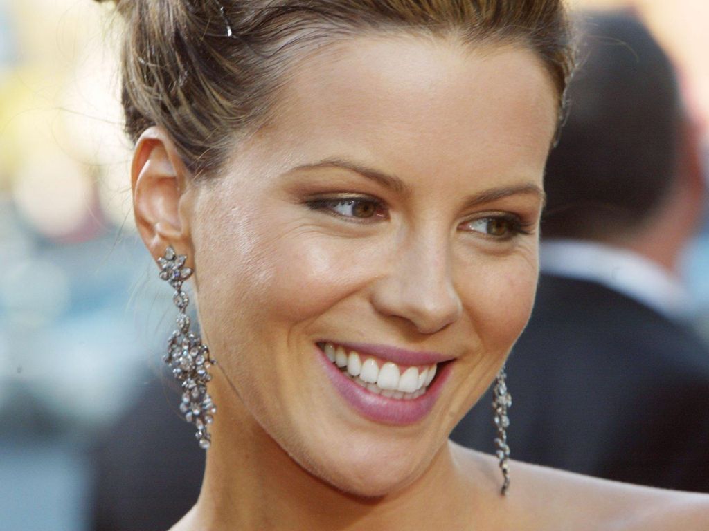 Kate Beckinsale leaked wallpapers