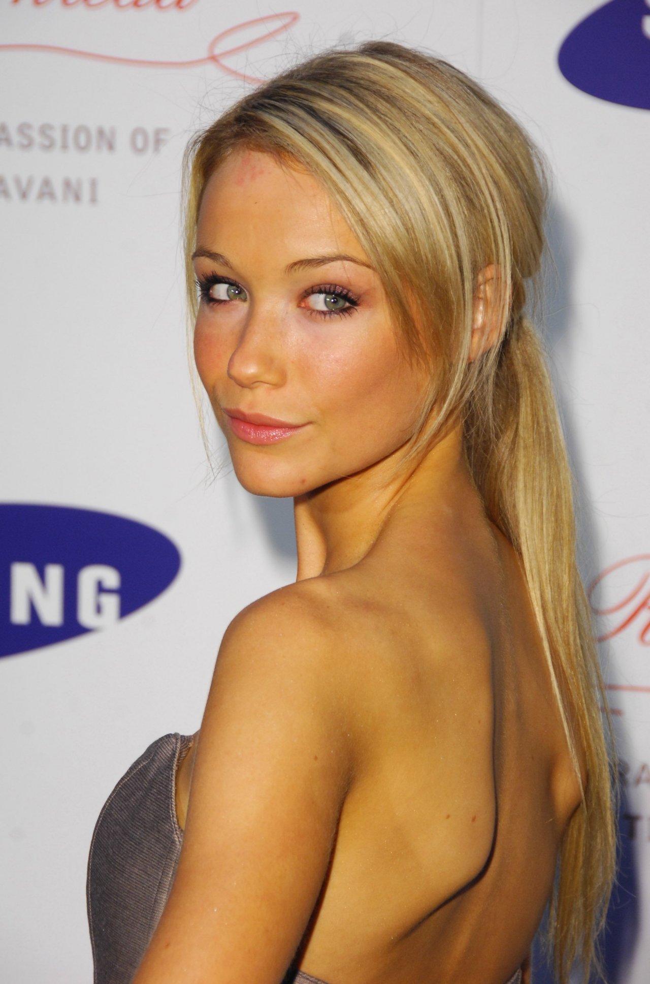 Katrina Bowden leaked wallpapers