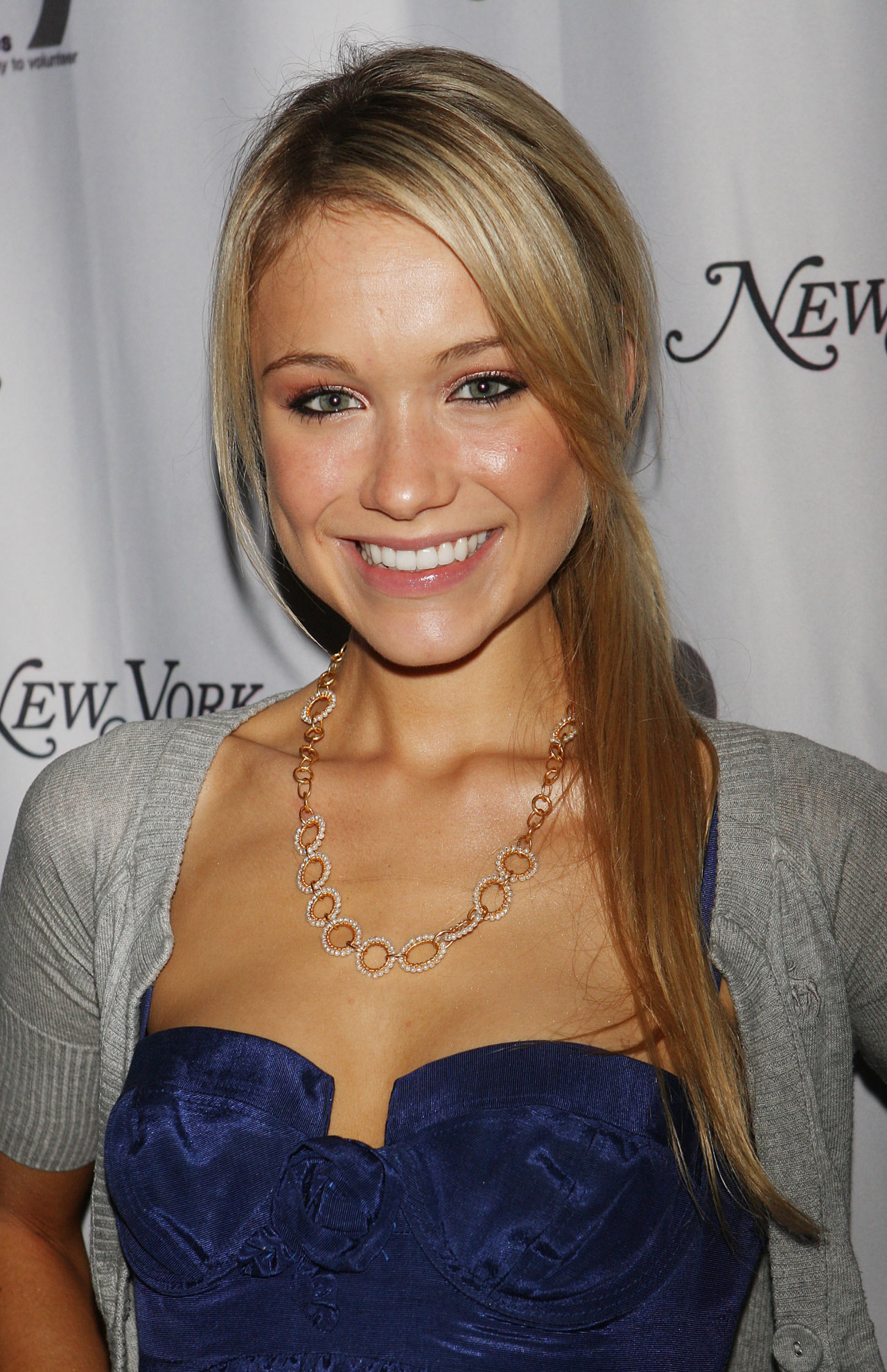 Katrina Bowden leaked wallpapers