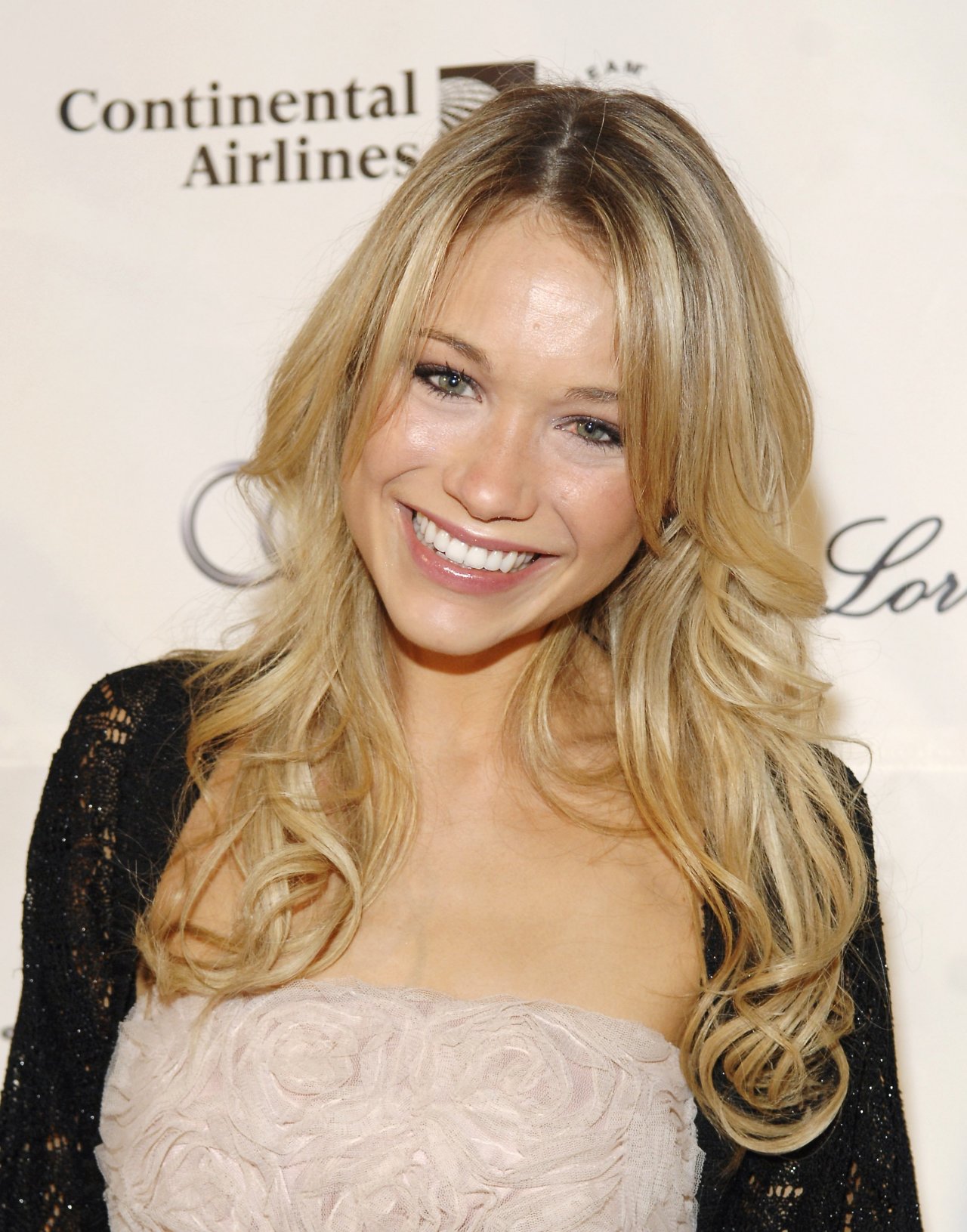 Katrina Bowden leaked wallpapers