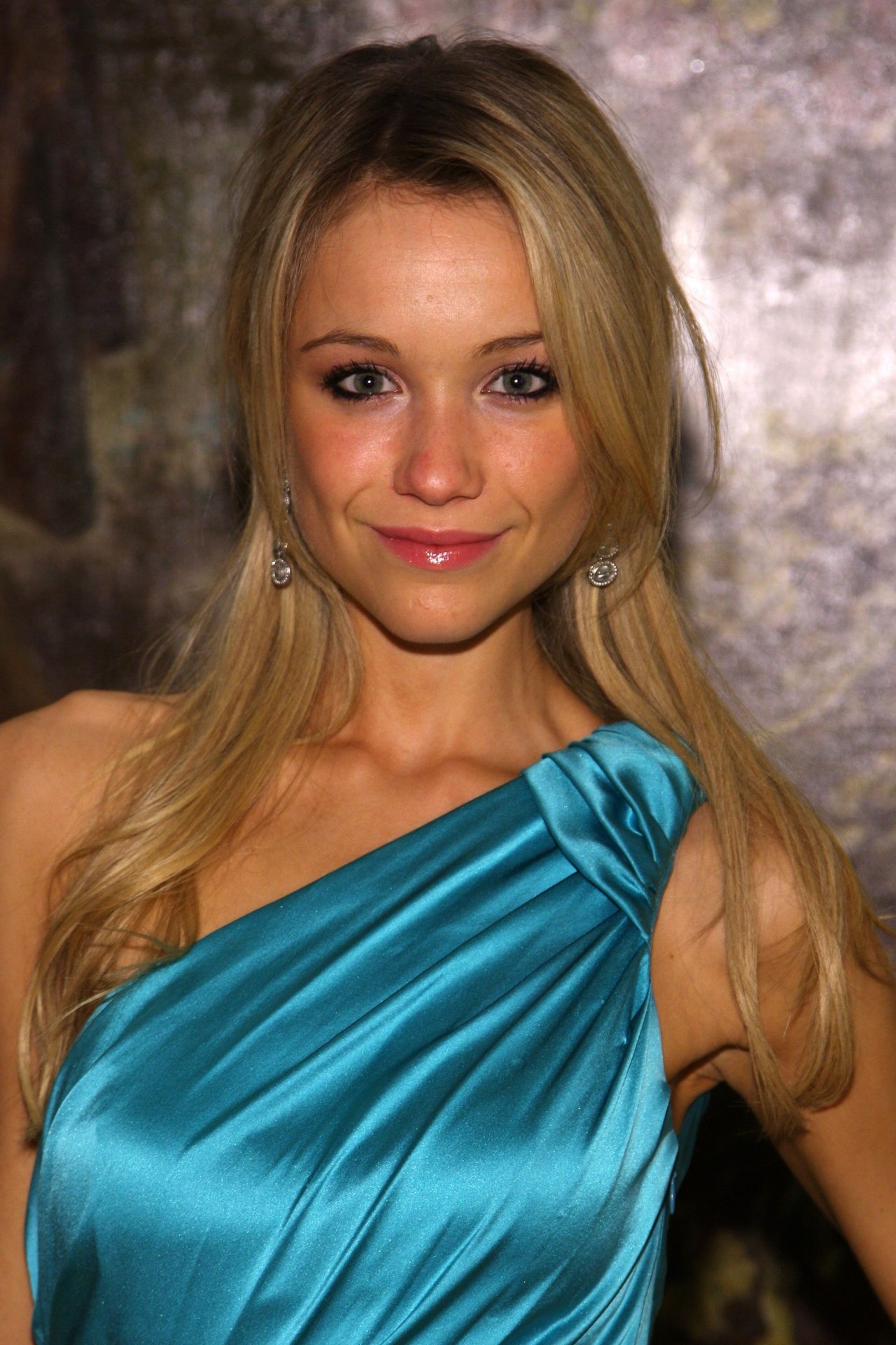 Katrina Bowden leaked wallpapers