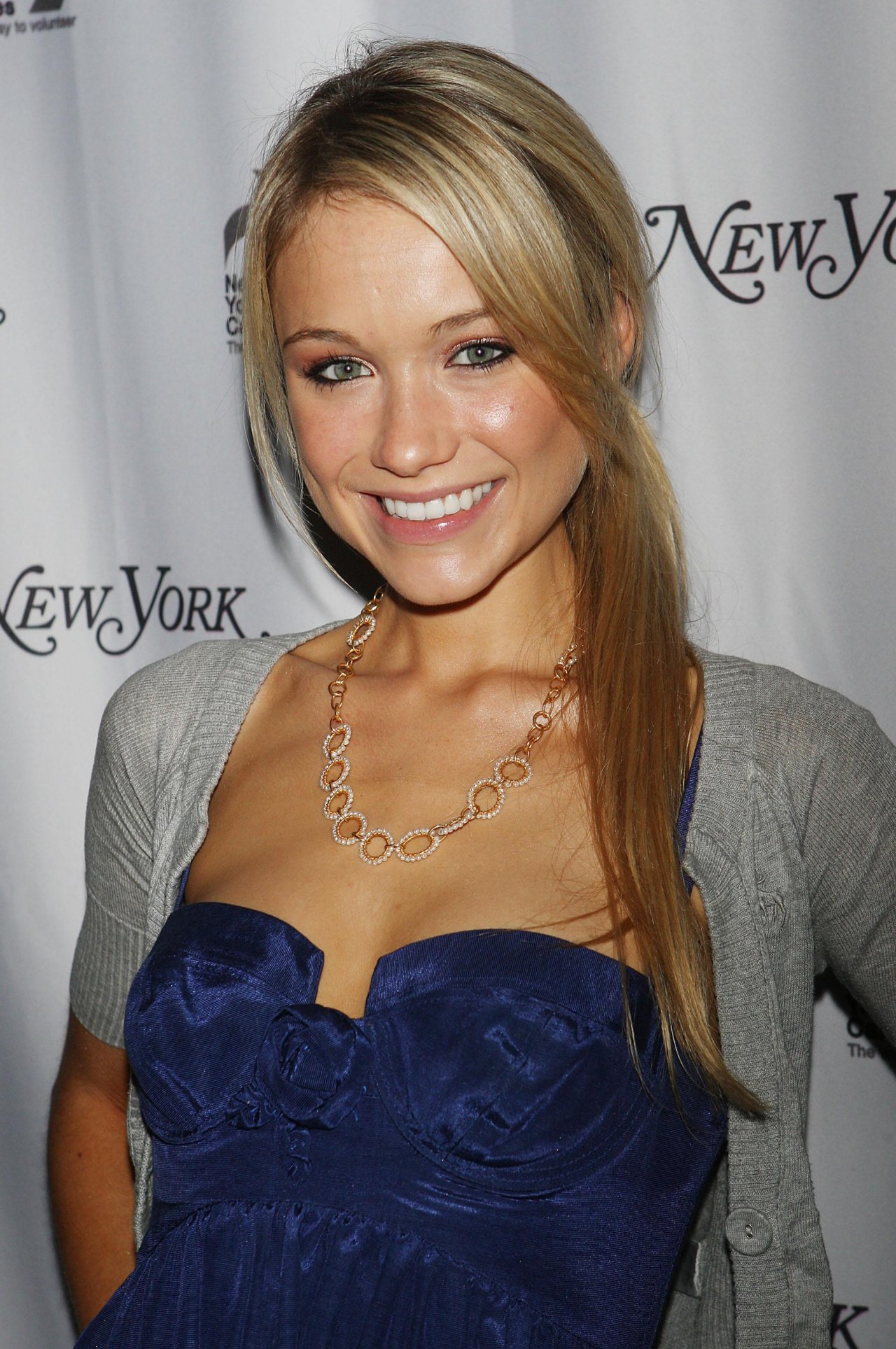 Katrina Bowden leaked wallpapers