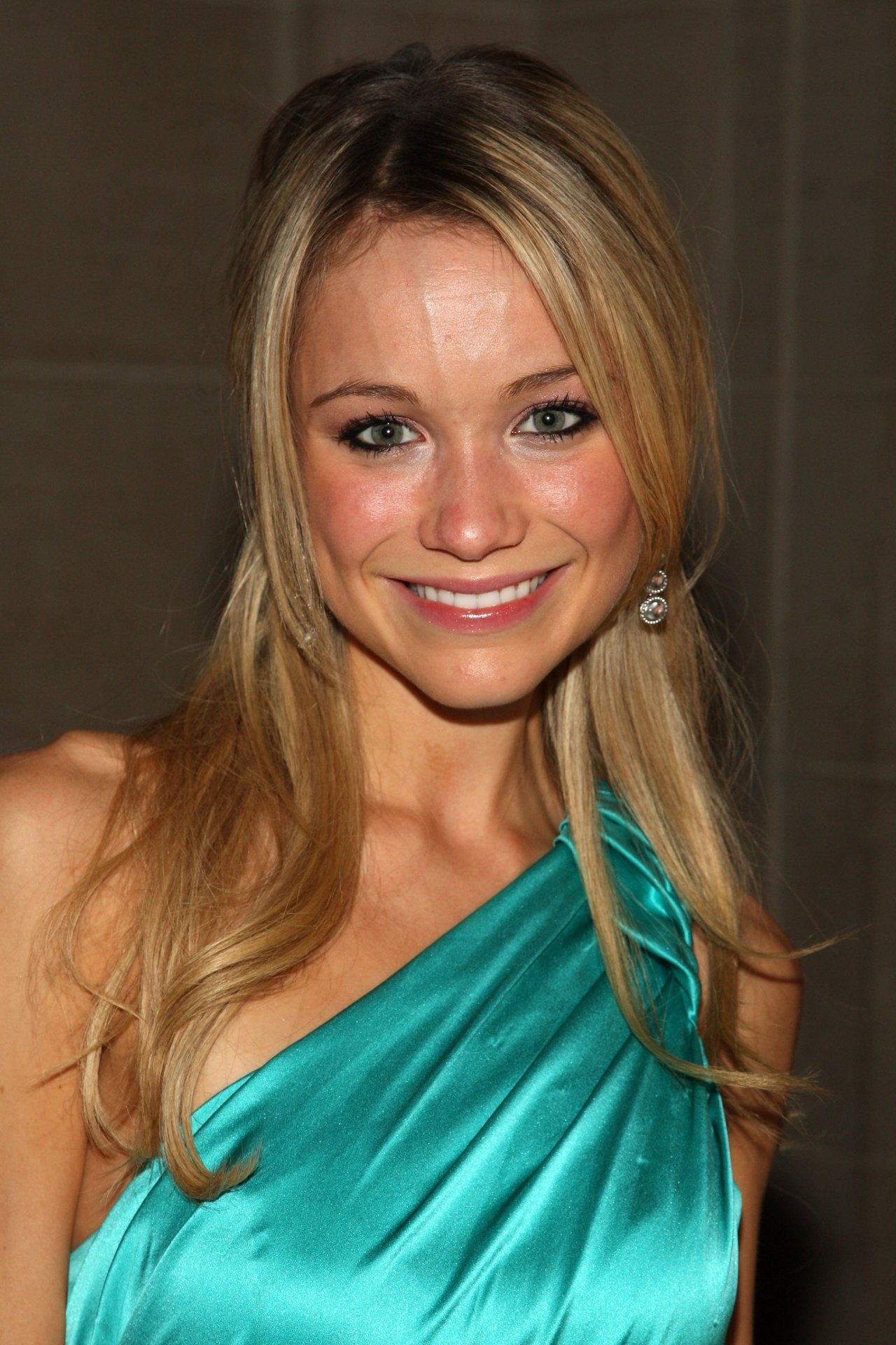 Katrina Bowden leaked wallpapers