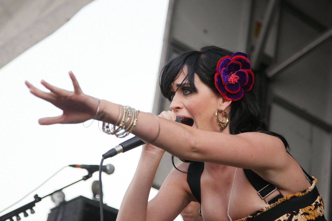 Katy Perry leaked wallpapers