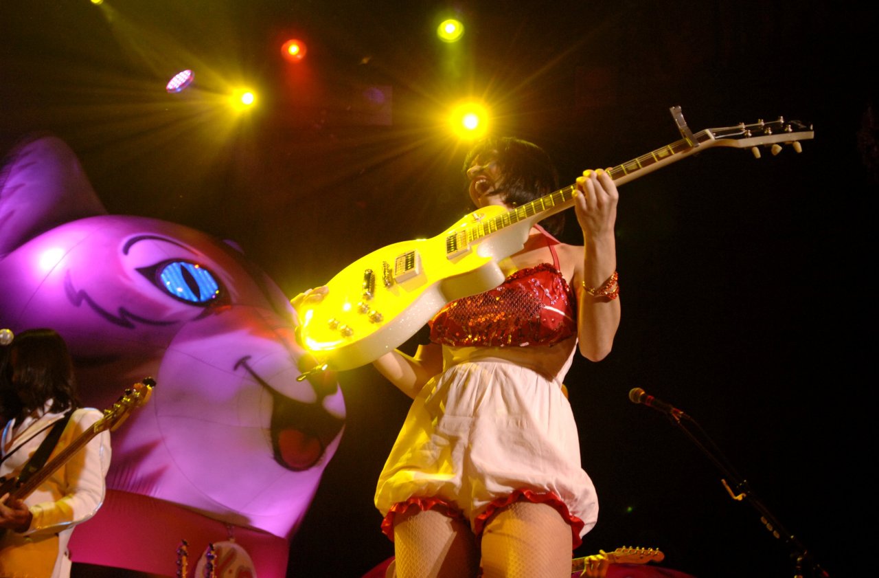 Katy Perry leaked wallpapers