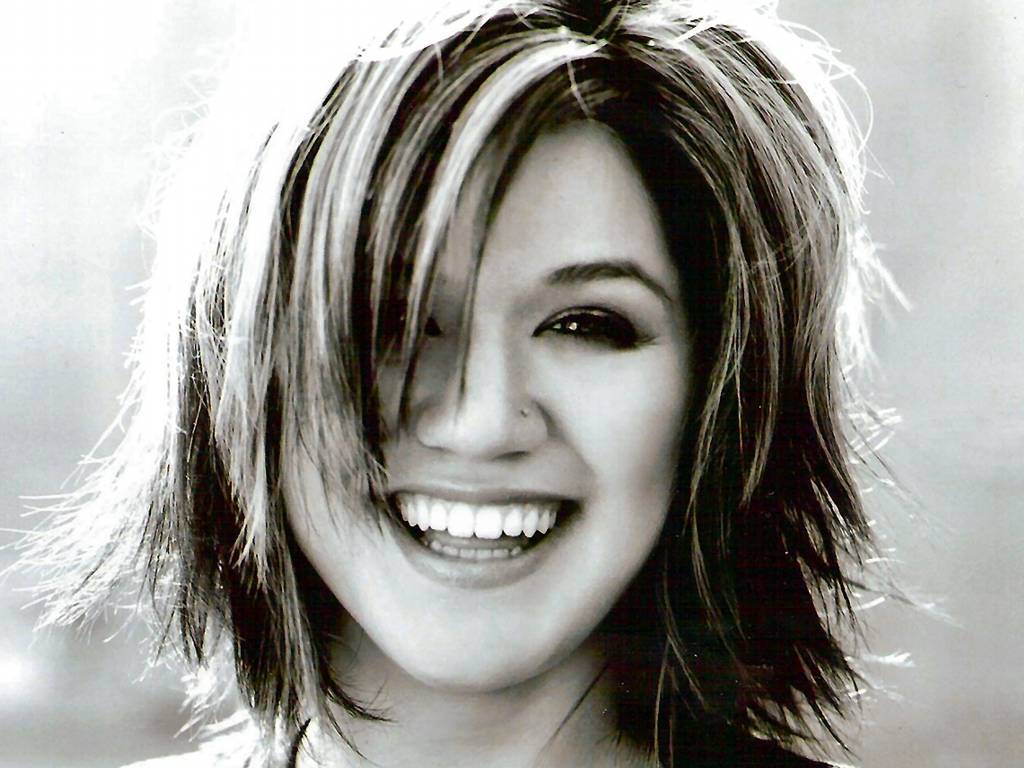 Kelly Clarkson leaked wallpapers