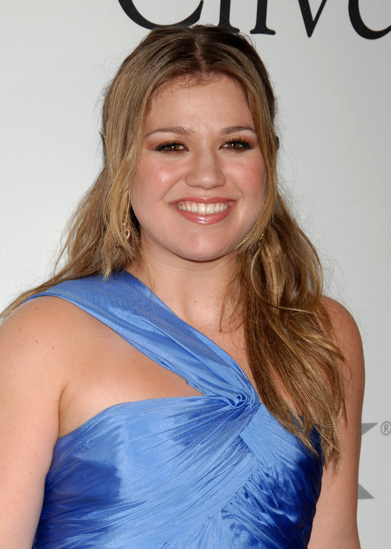 Kelly Clarkson leaked wallpapers