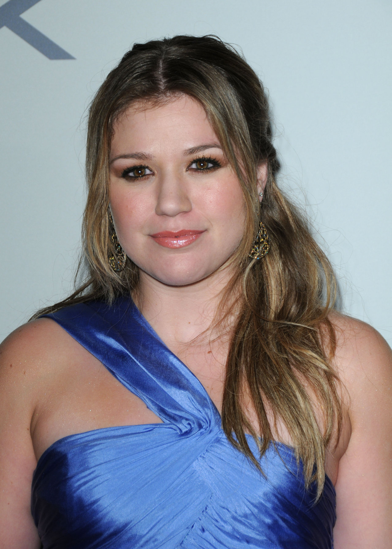 Kelly Clarkson leaked wallpapers