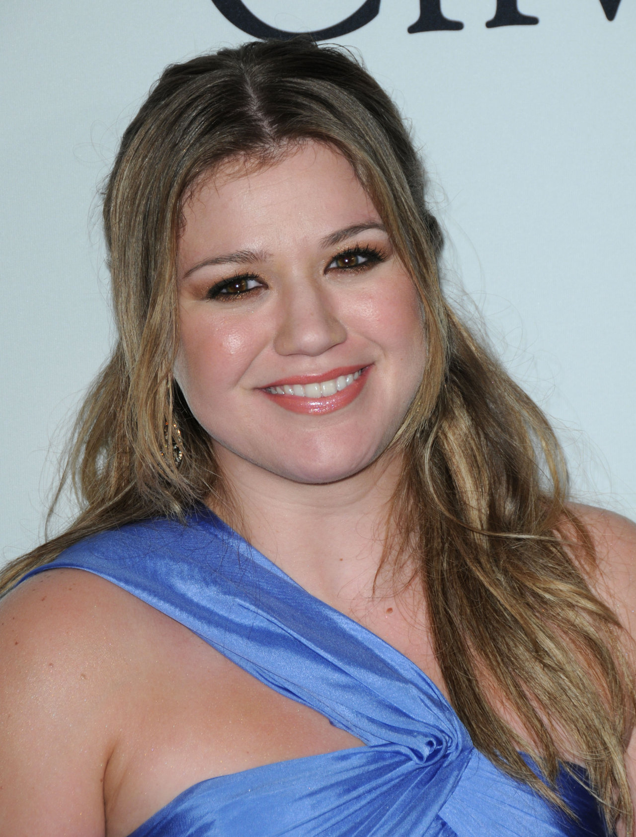 Kelly Clarkson leaked wallpapers