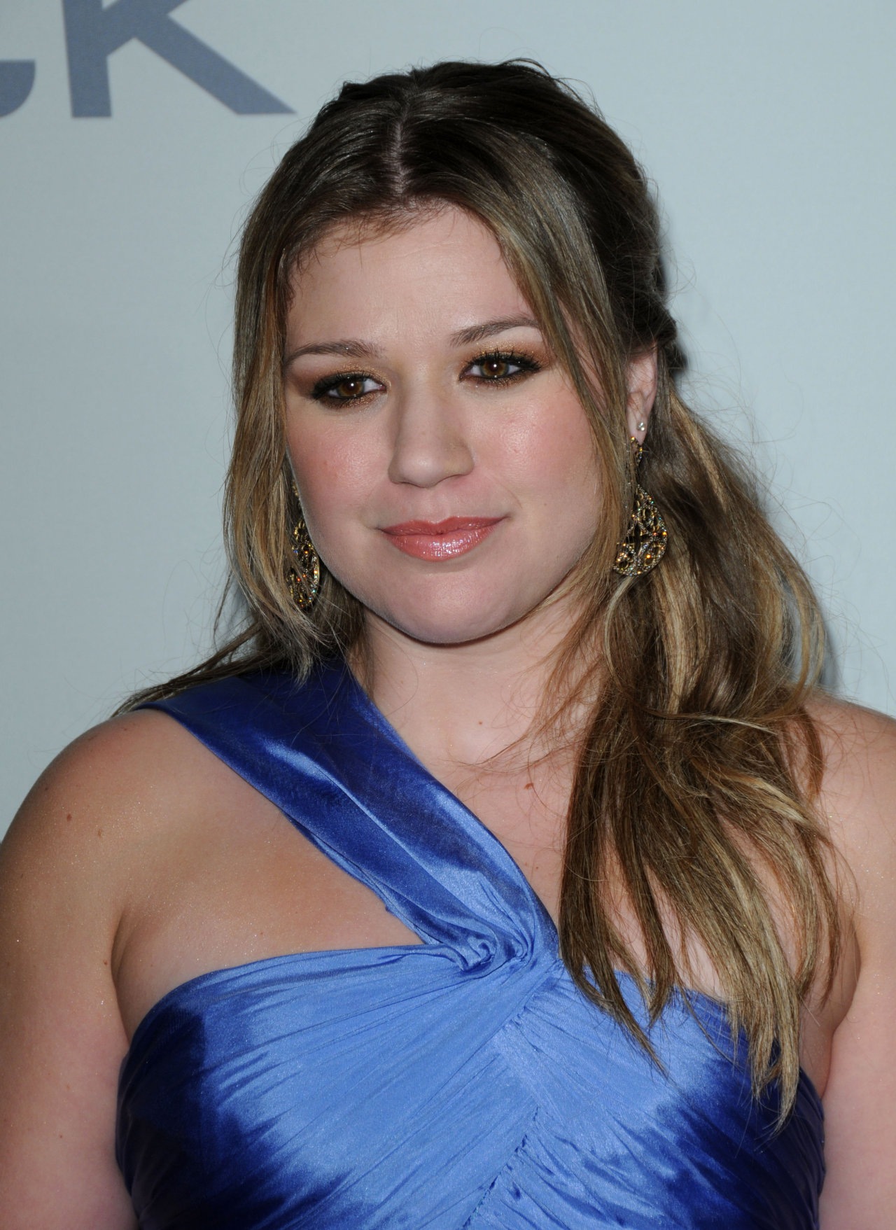 Kelly Clarkson leaked wallpapers