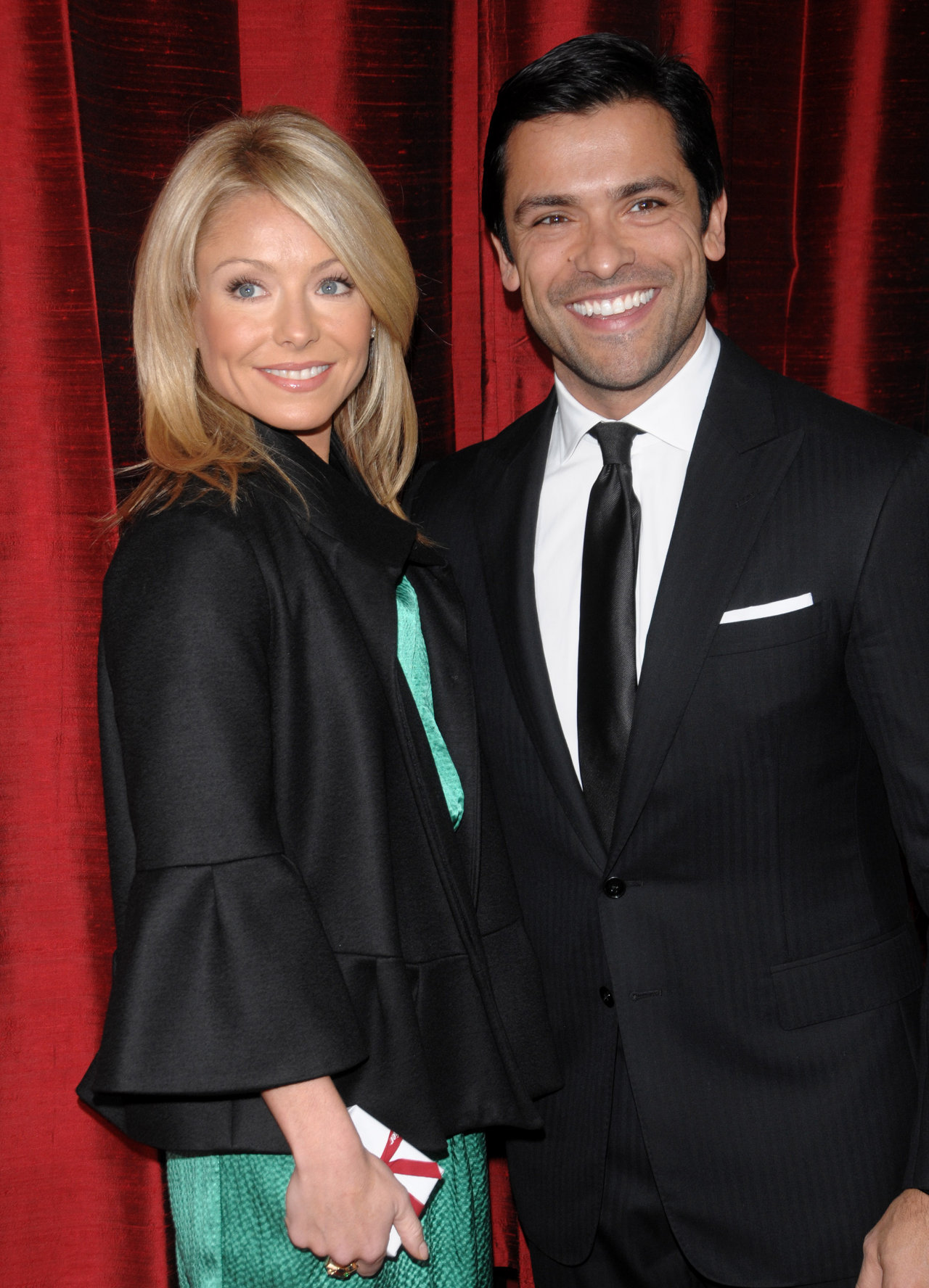 Kelly Ripa leaked wallpapers