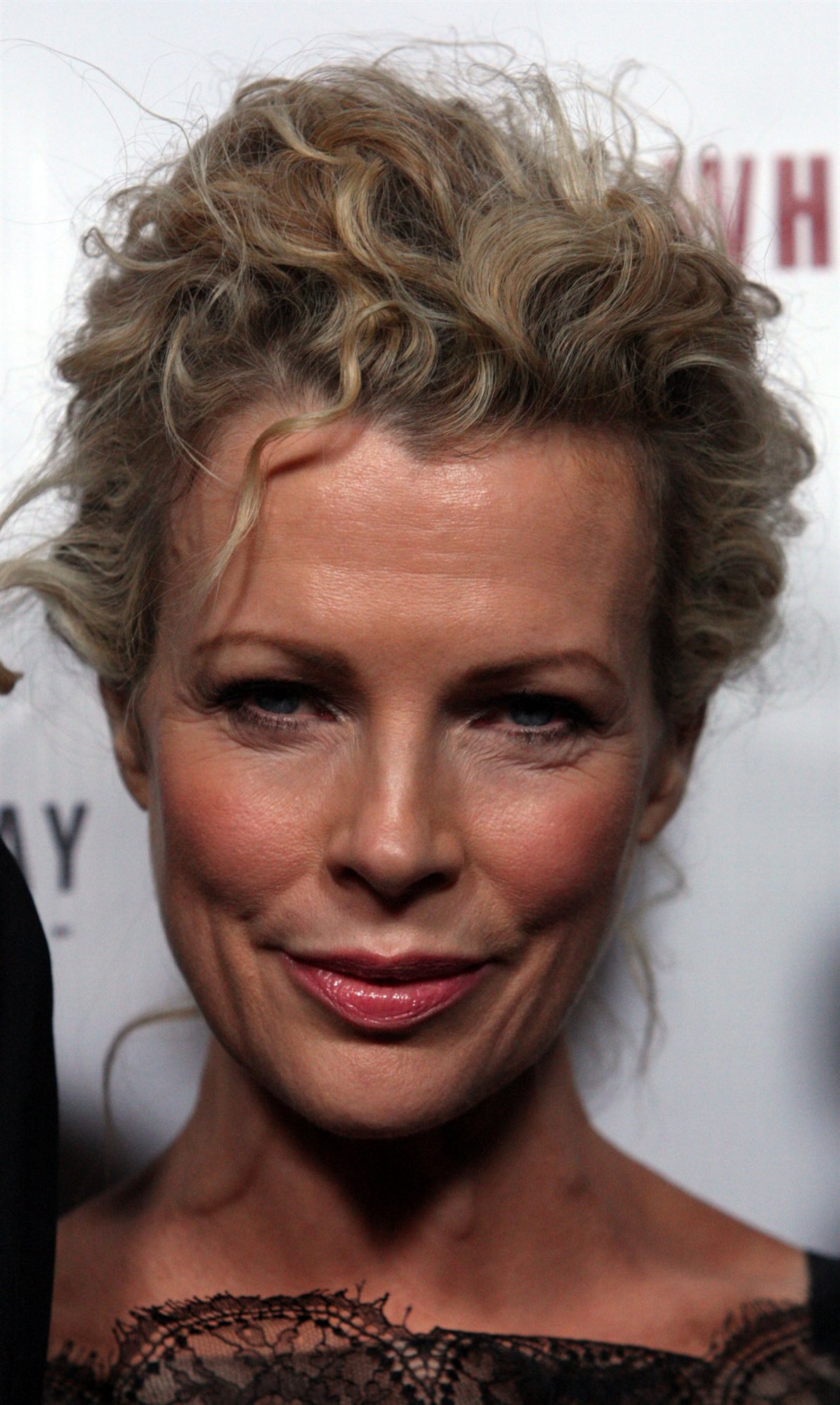 Kim Basinger leaked wallpapers