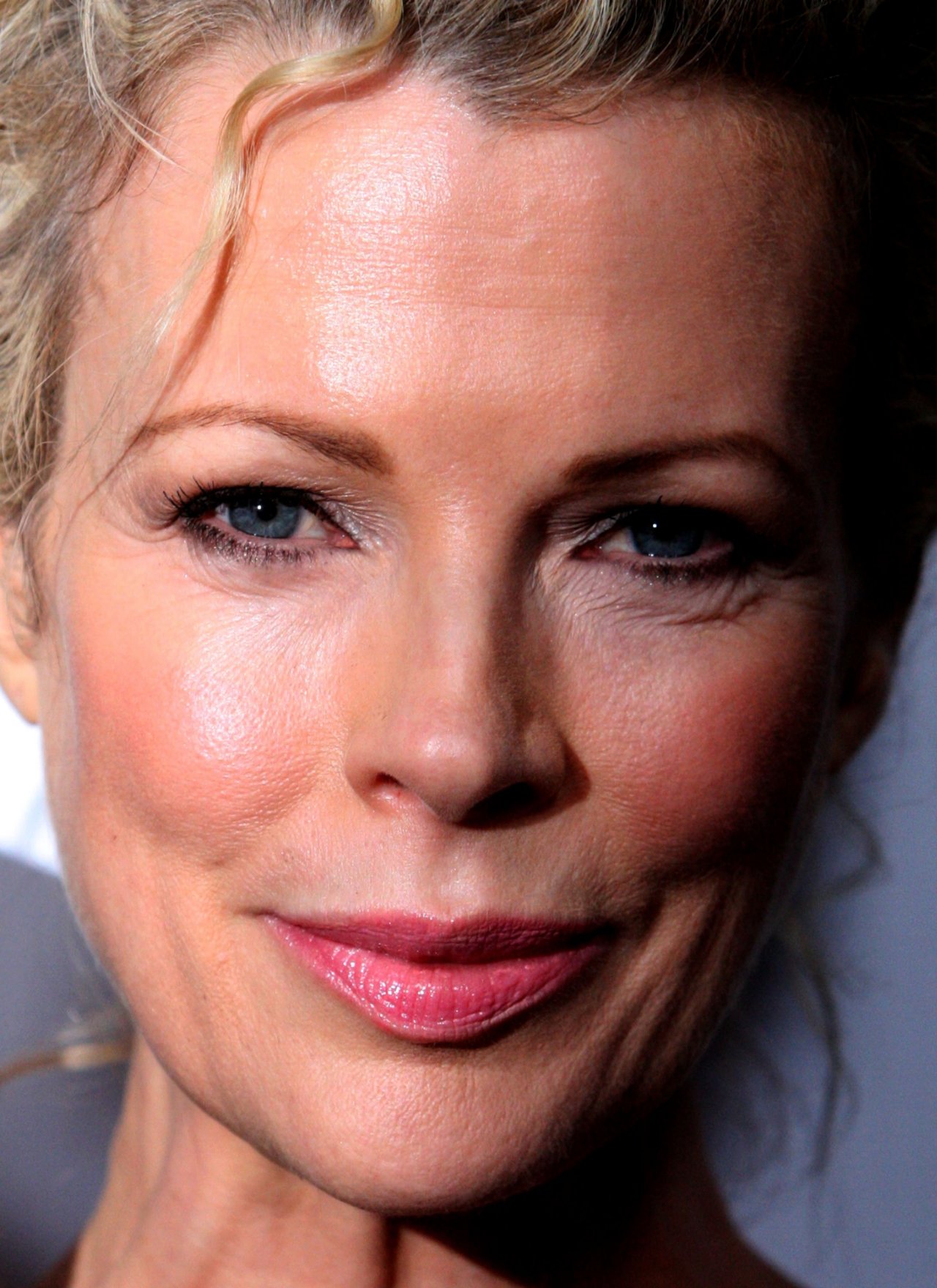 Kim Basinger leaked wallpapers