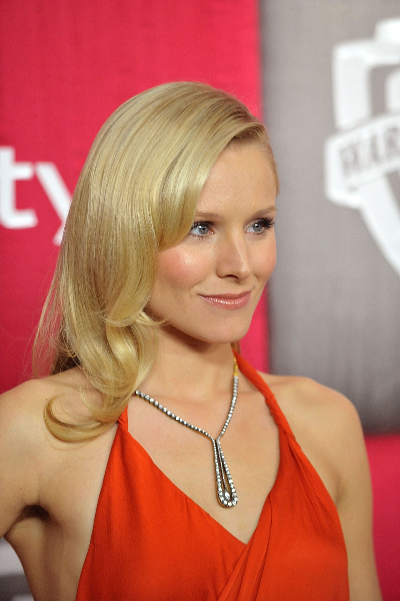 Kristen Bell leaked wallpapers