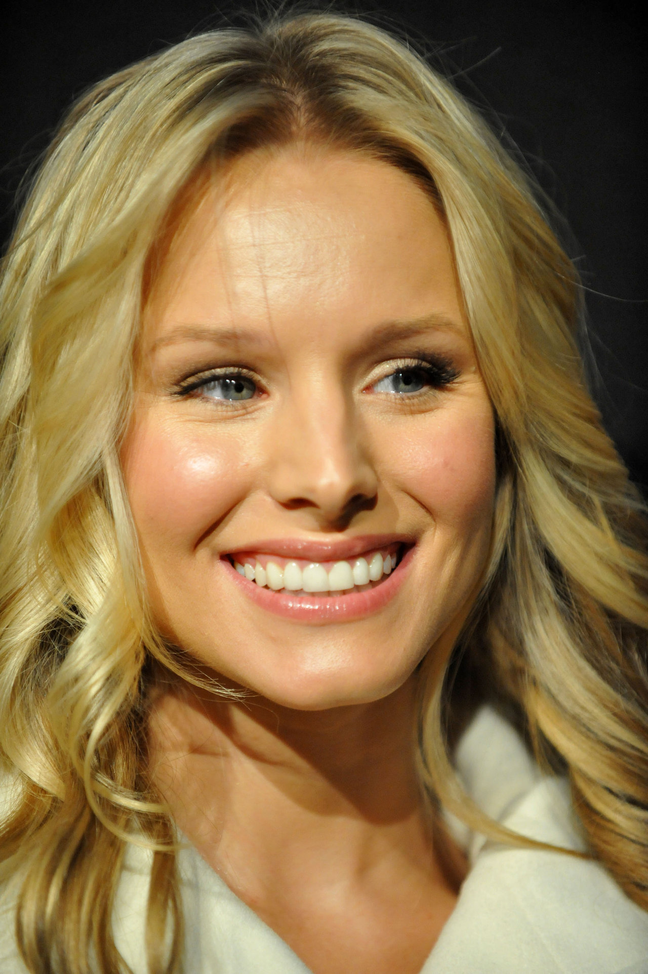 Kristen Bell leaked wallpapers