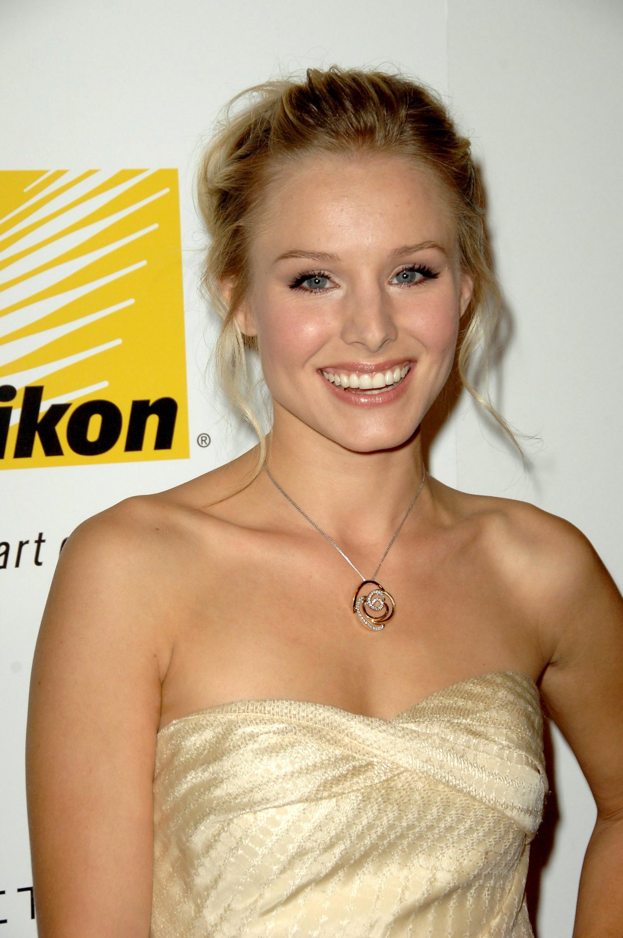 Kristen Bell leaked wallpapers