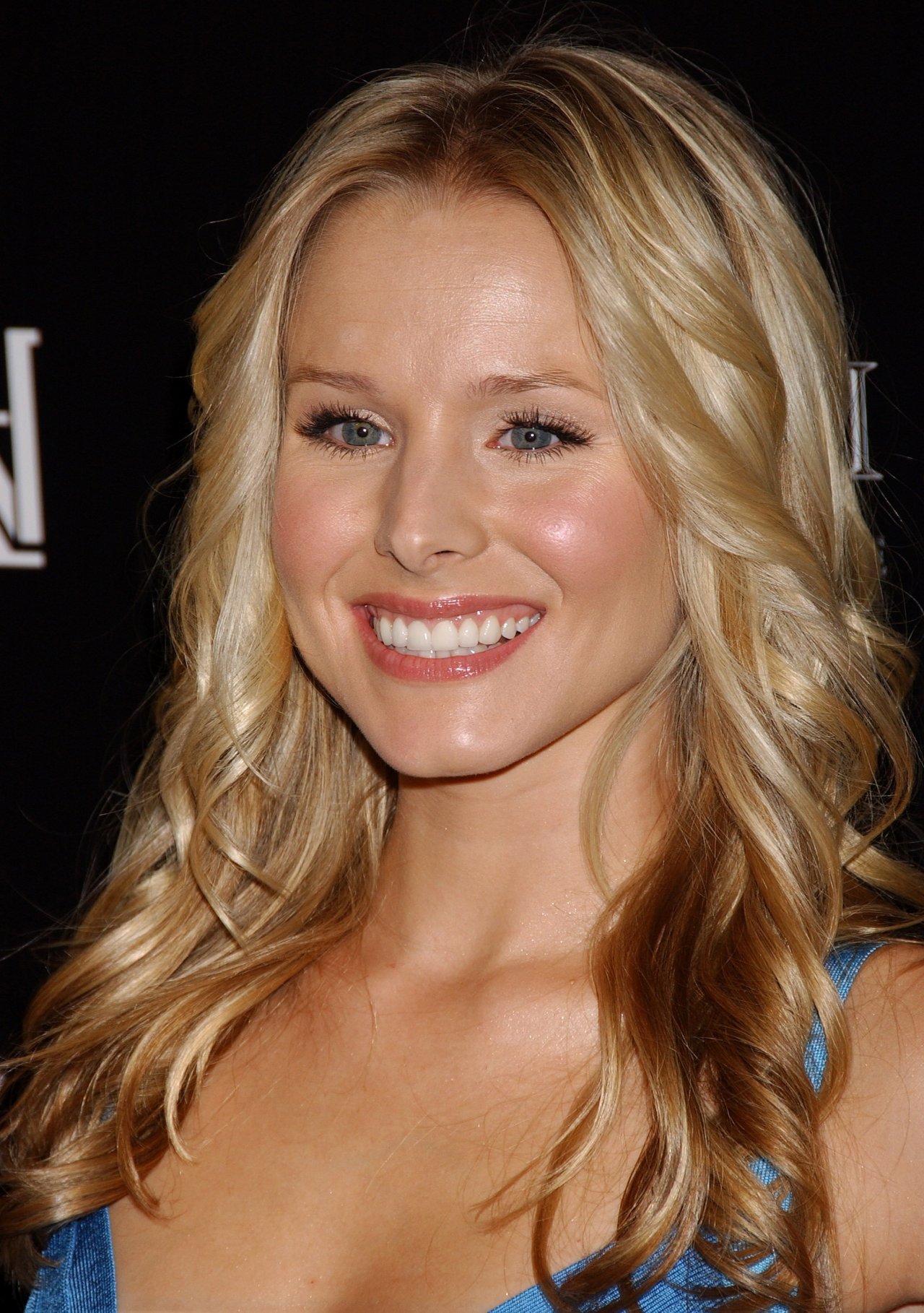 Kristen Bell leaked wallpapers