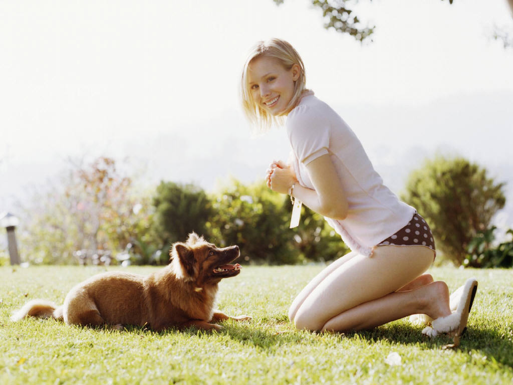 Kristen Bell leaked wallpapers